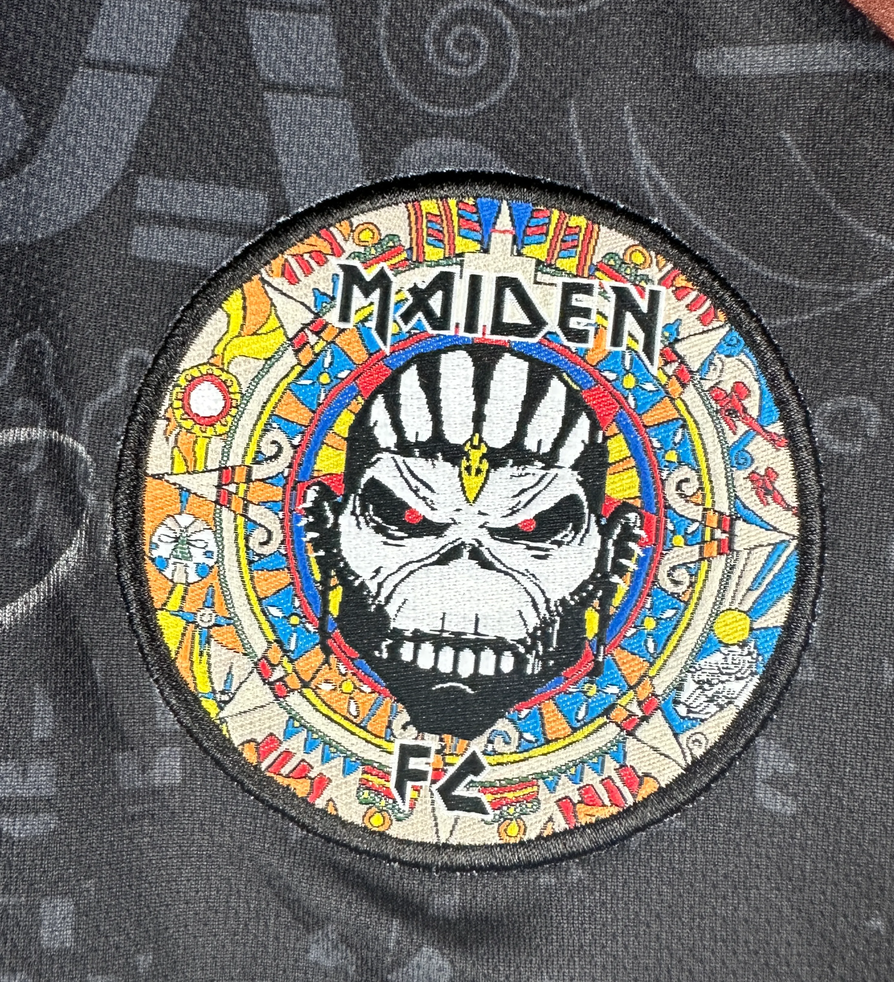 Camisa Iron Maiden 15 The Book of Souls Autografada por Toda a Banda — imagem 3 de 4