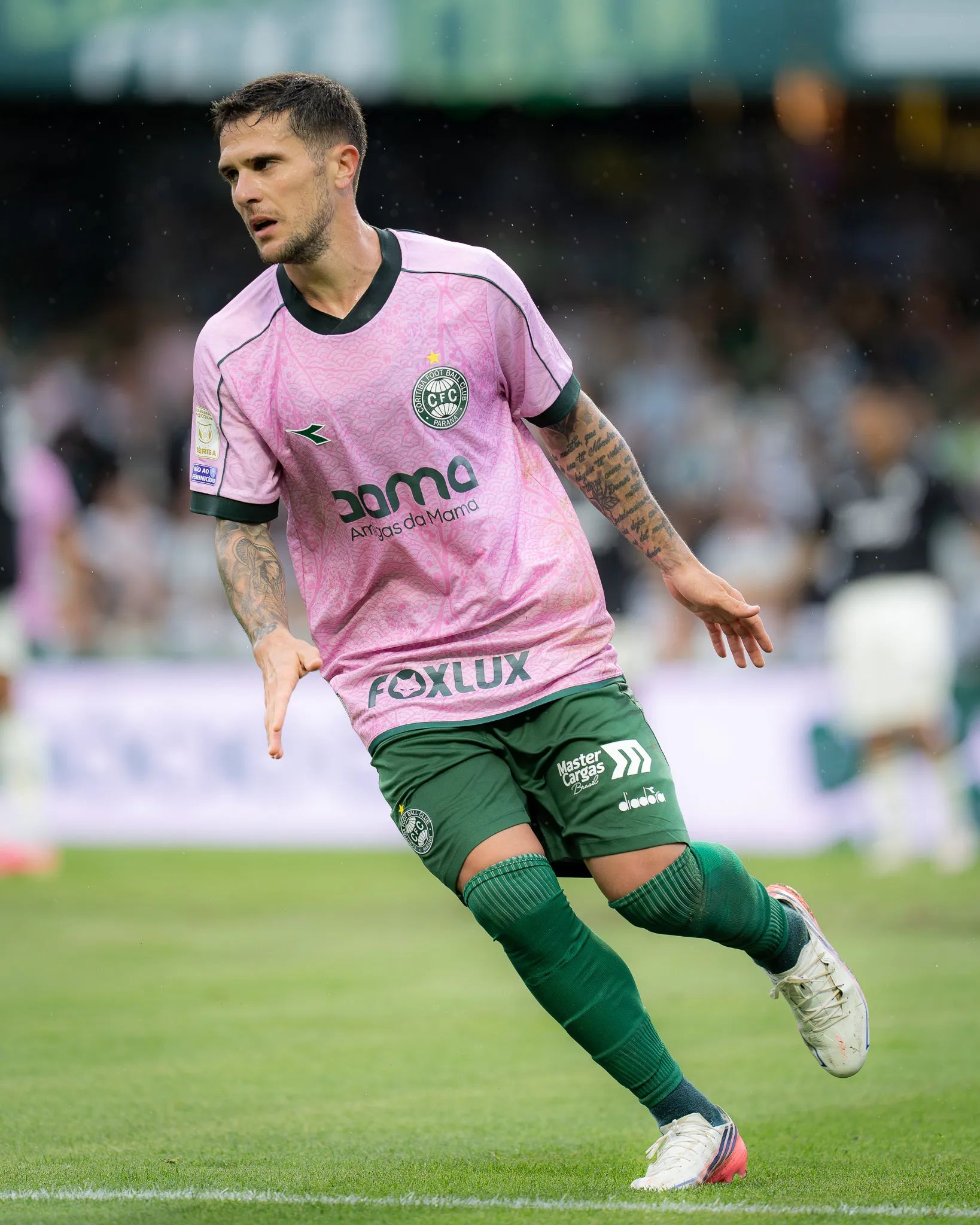 Camiseta Coritiba Josué Especial Octubre Rosa CFC x BOT Brasileirão 2026 Usada y Autografiada por el Jugador — imagem 1 de 2