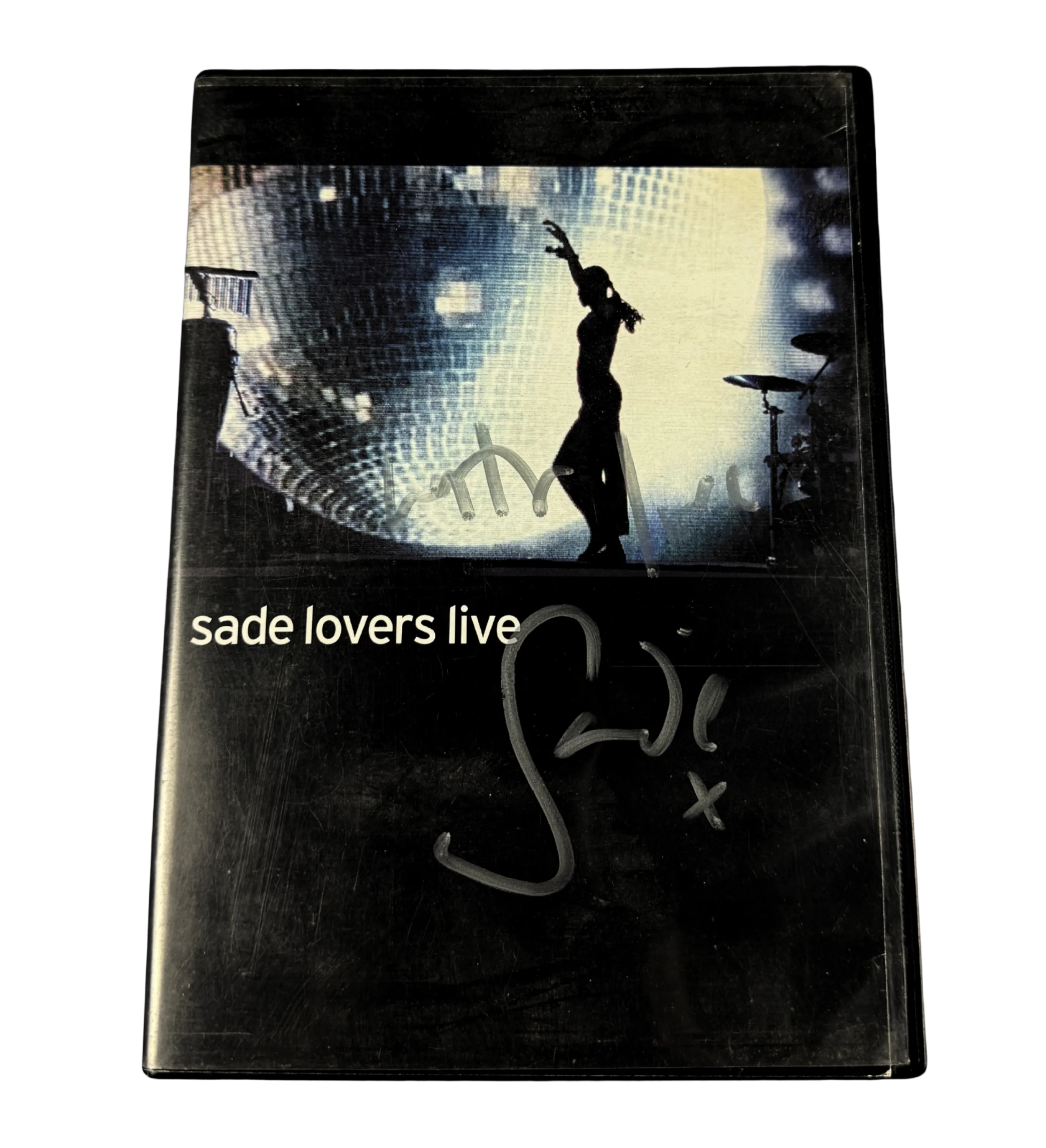 DVD – Sade – Lovers Live (2002) – Autografado pela Cantora na Turnê “Sade Live” – HSBC Arena/RJ 2011 — imagem 1 de 3