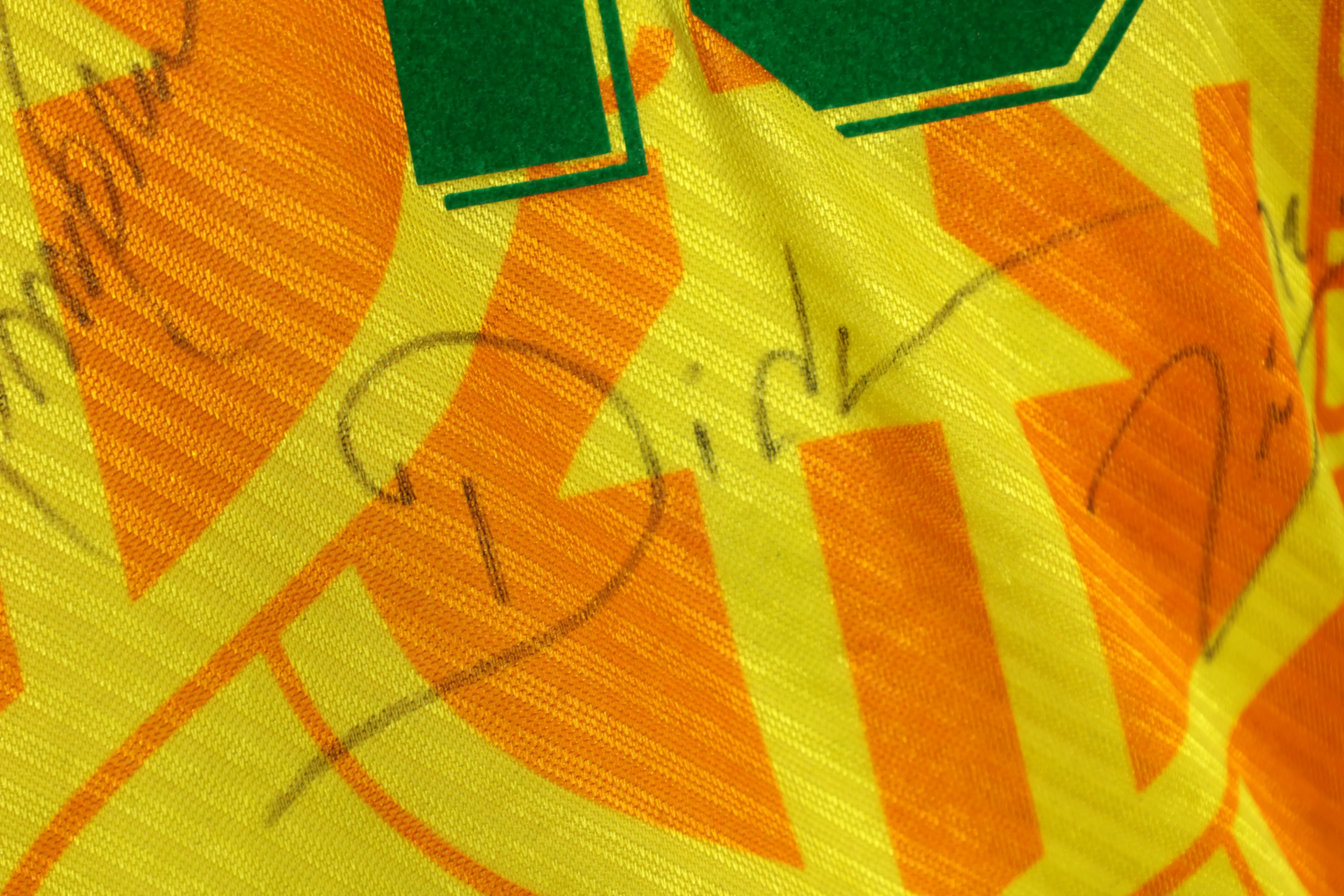 Camisa Brasil Ronaldinho Olímpiadas 1996 Autografada pelo Elenco — imagem 10 de 17