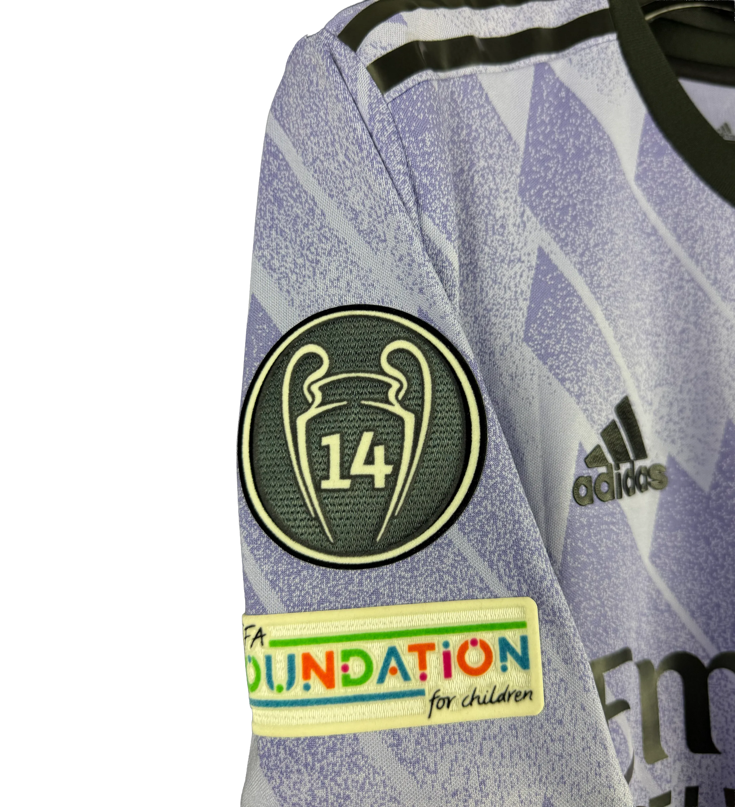 Real Madrid Warm-Up Shirt – Vini Jr – 2022/2023 Season – Signed by the Star — imagem 5 de 5