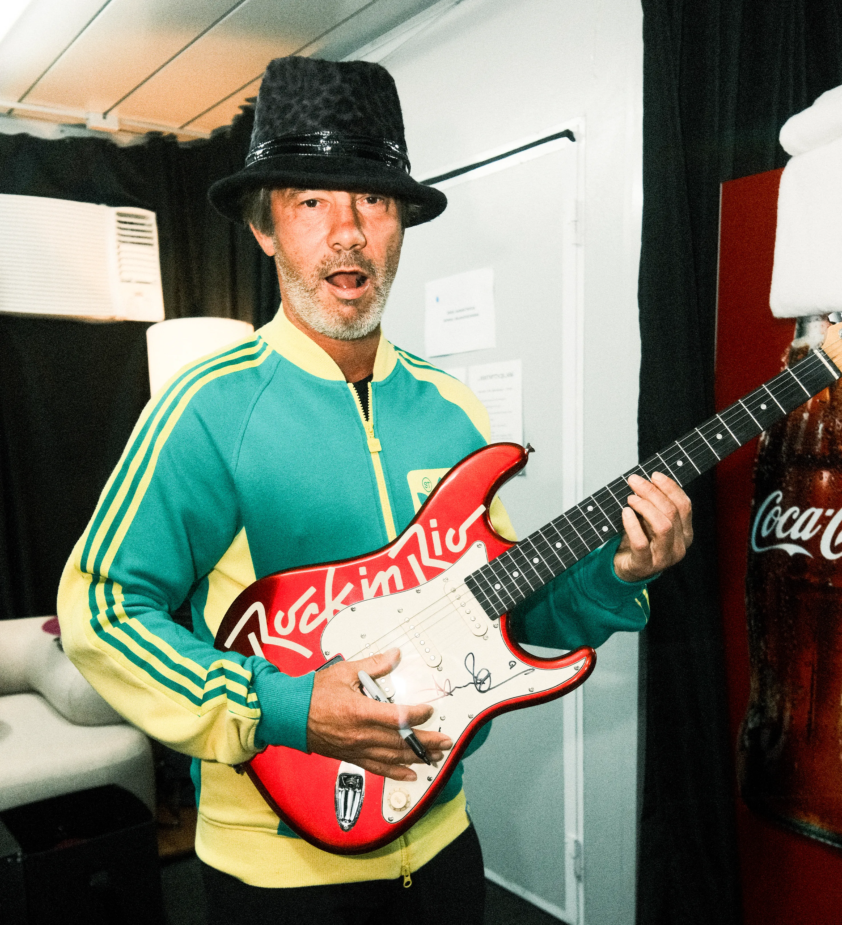 Kit Autografado por Jamiroquai Com Guitarra E Vinil Rock In Rio 2026 — imagem 4 de 12