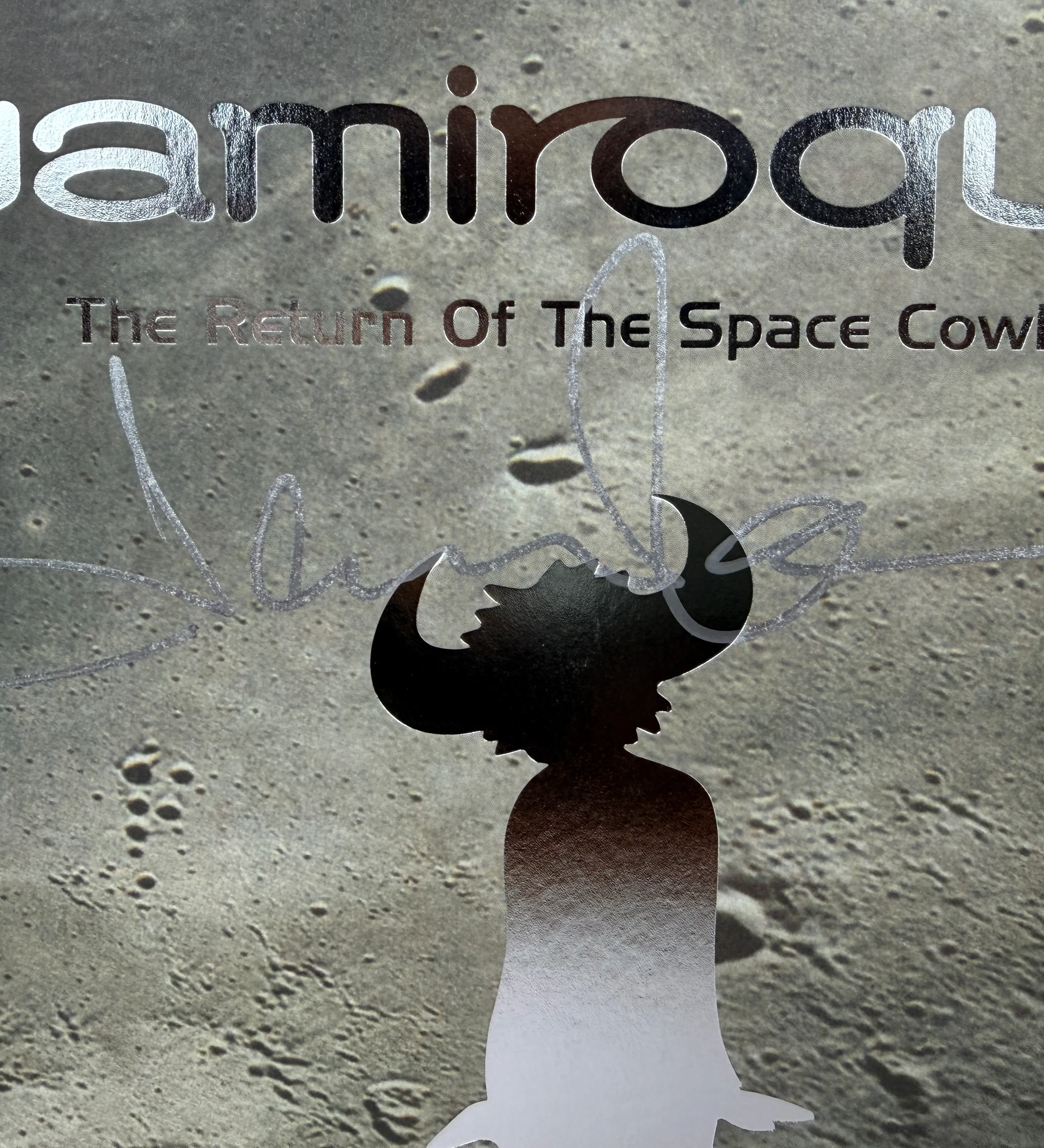 Kit Autografado por Jamiroquai Com Guitarra E Vinil Rock In Rio 2026 — imagem 10 de 12