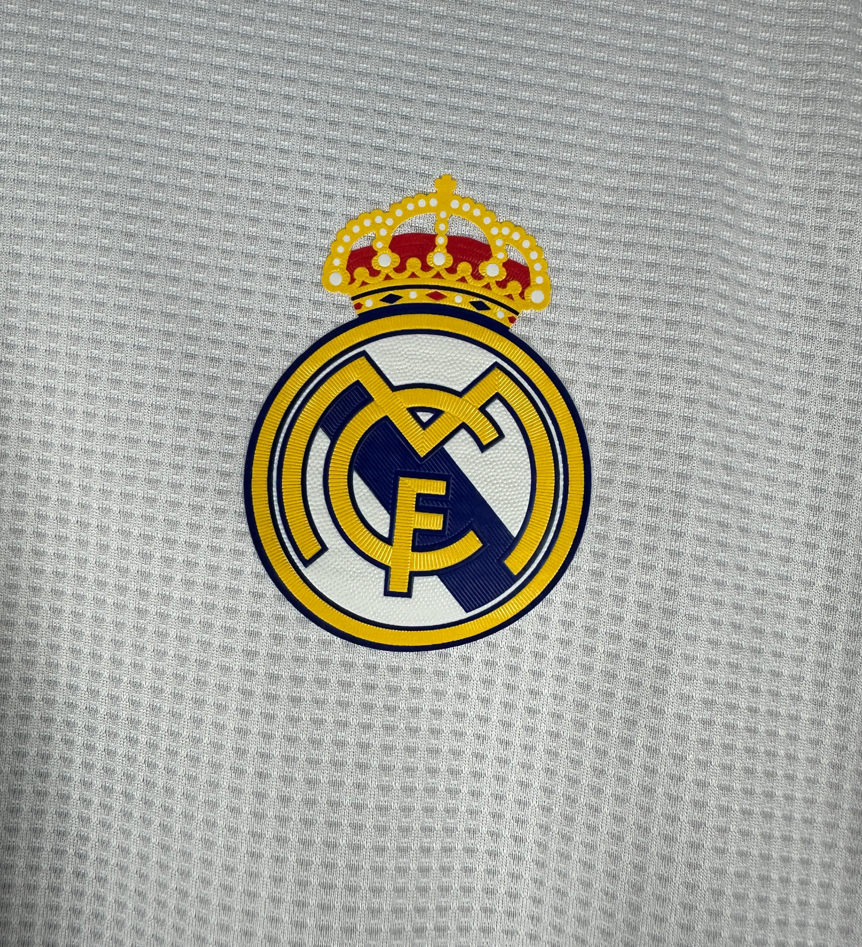 Camiseta Retro Real Madrid Karim Benzema Temporada 2016 — imagem 4 de 4
