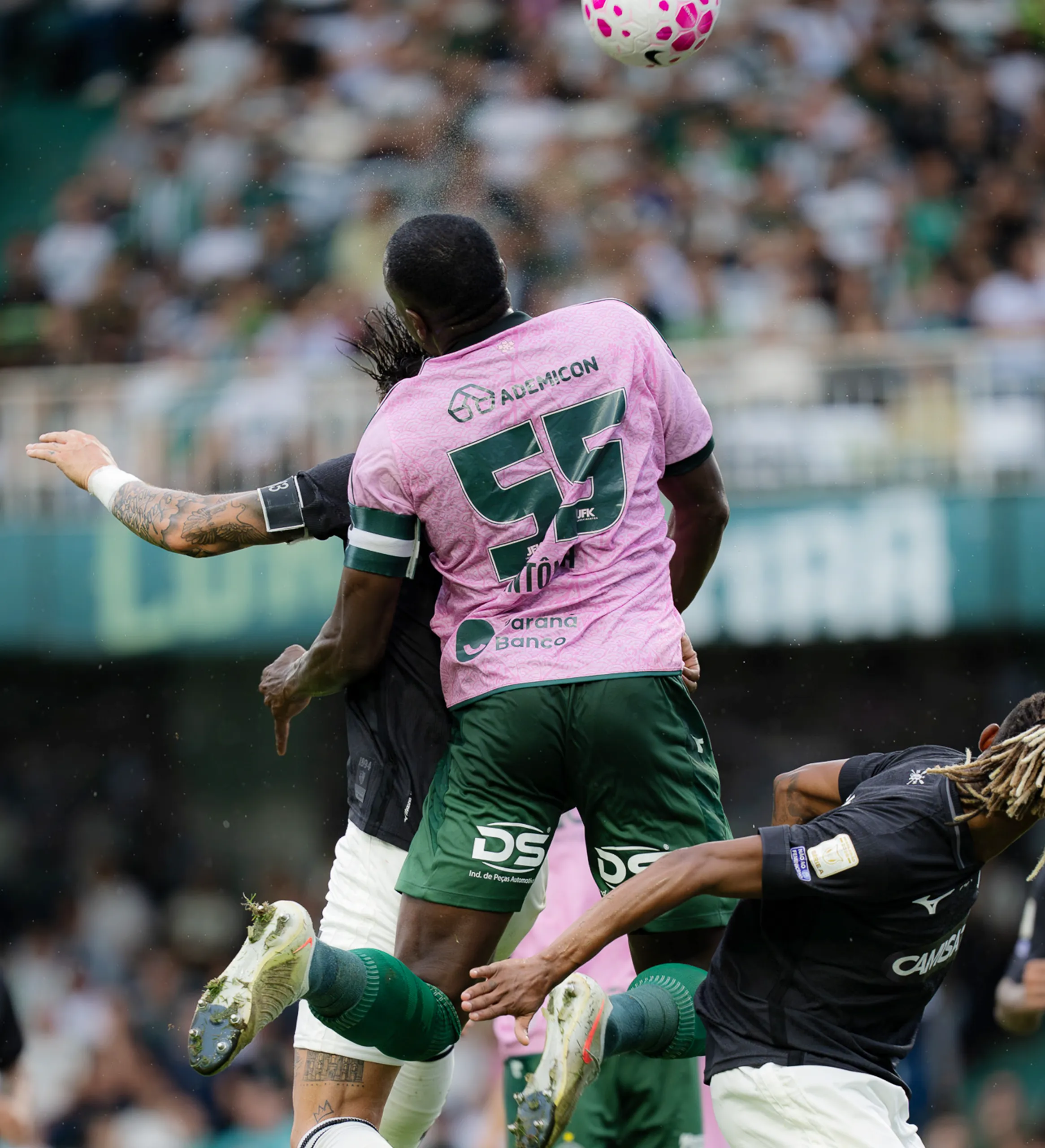 Camiseta Especial Coritiba Jacy Octubre Rosa CFC x BOT Brasileirão 2026 Usada y Autografiada por el Jugador — imagem 2 de 2