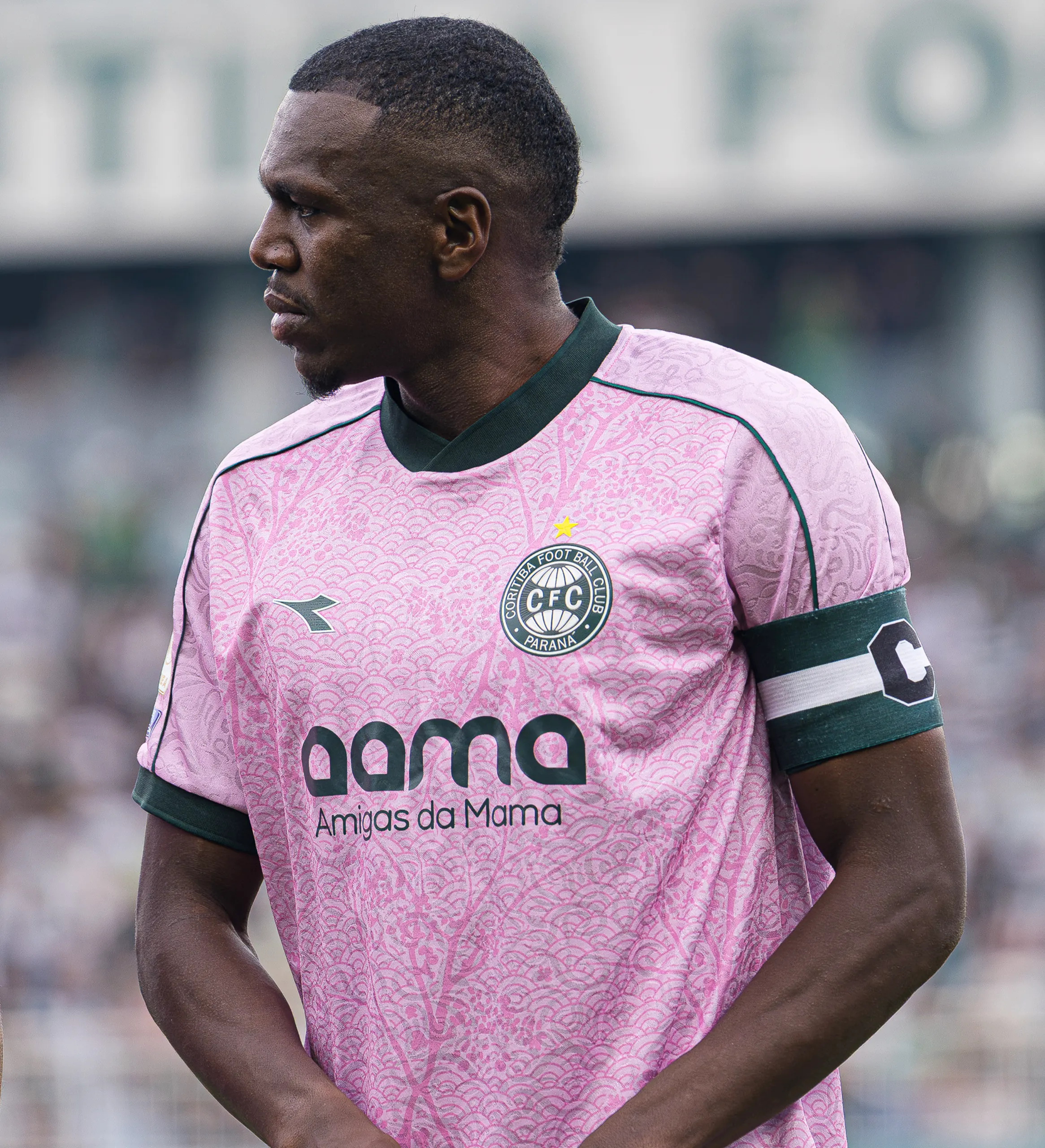 Camiseta Especial Coritiba Jacy Octubre Rosa CFC x BOT Brasileirão 2026 Usada y Autografiada por el Jugador — imagem 1 de 2