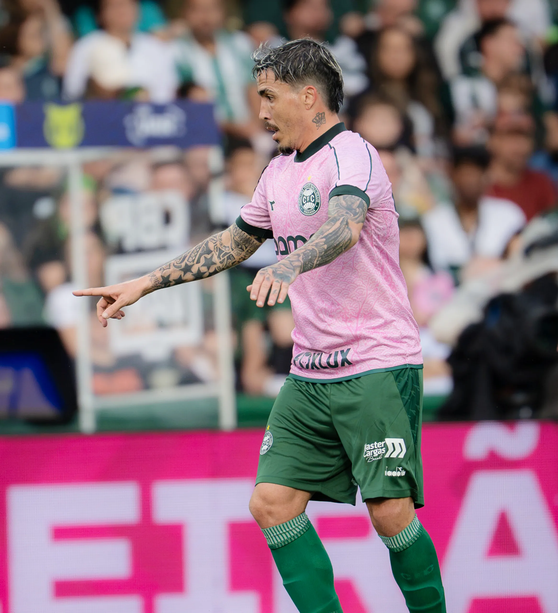 Camisa Coritiba Josué Especial Outubro Rosa CFC x BOT Brasileirão 2026 Usada e Autografada Pelo Jogador — imagem 2 de 2