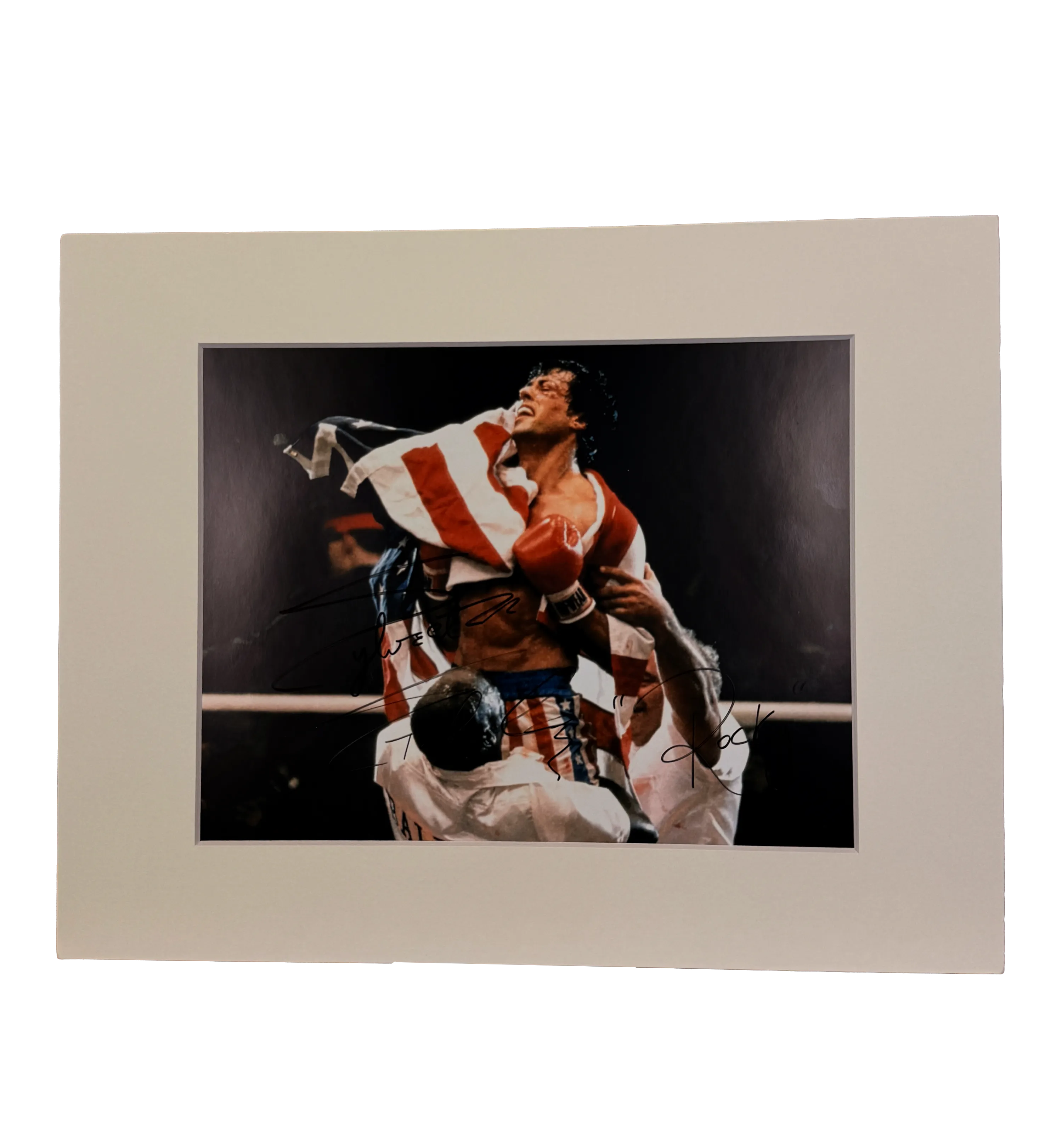 announcements/18788073-d987-4bbb-abeb-854894f314cd/1785508622165-quadro-35x28-foto-de-rocky-balboa-rocky-iv-1985-autografada-pelo-idolo-sylvester-stallone-frente.webp