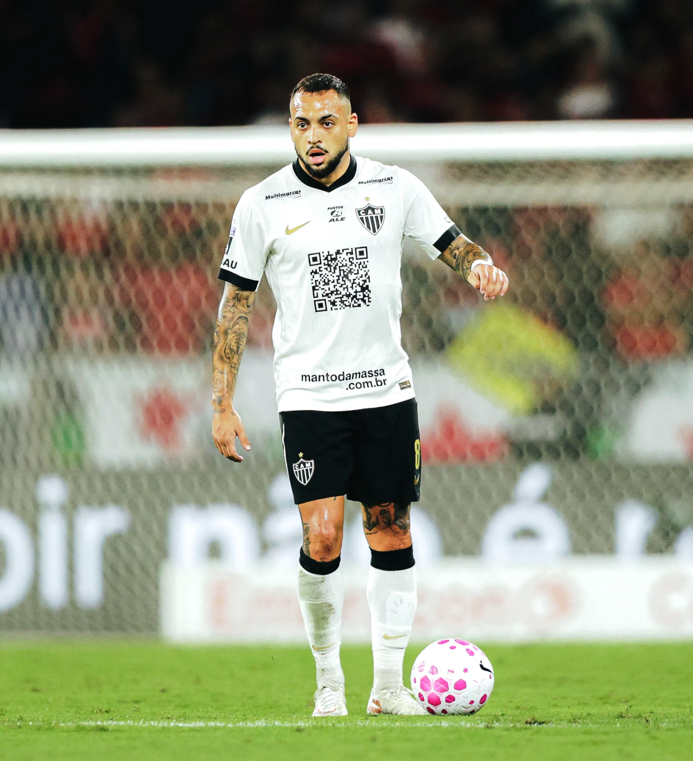 Atlético Mineiro Renan Lodi QR Code Manto da Massa Worn and Autographed Shirt — imagem 2 de 2