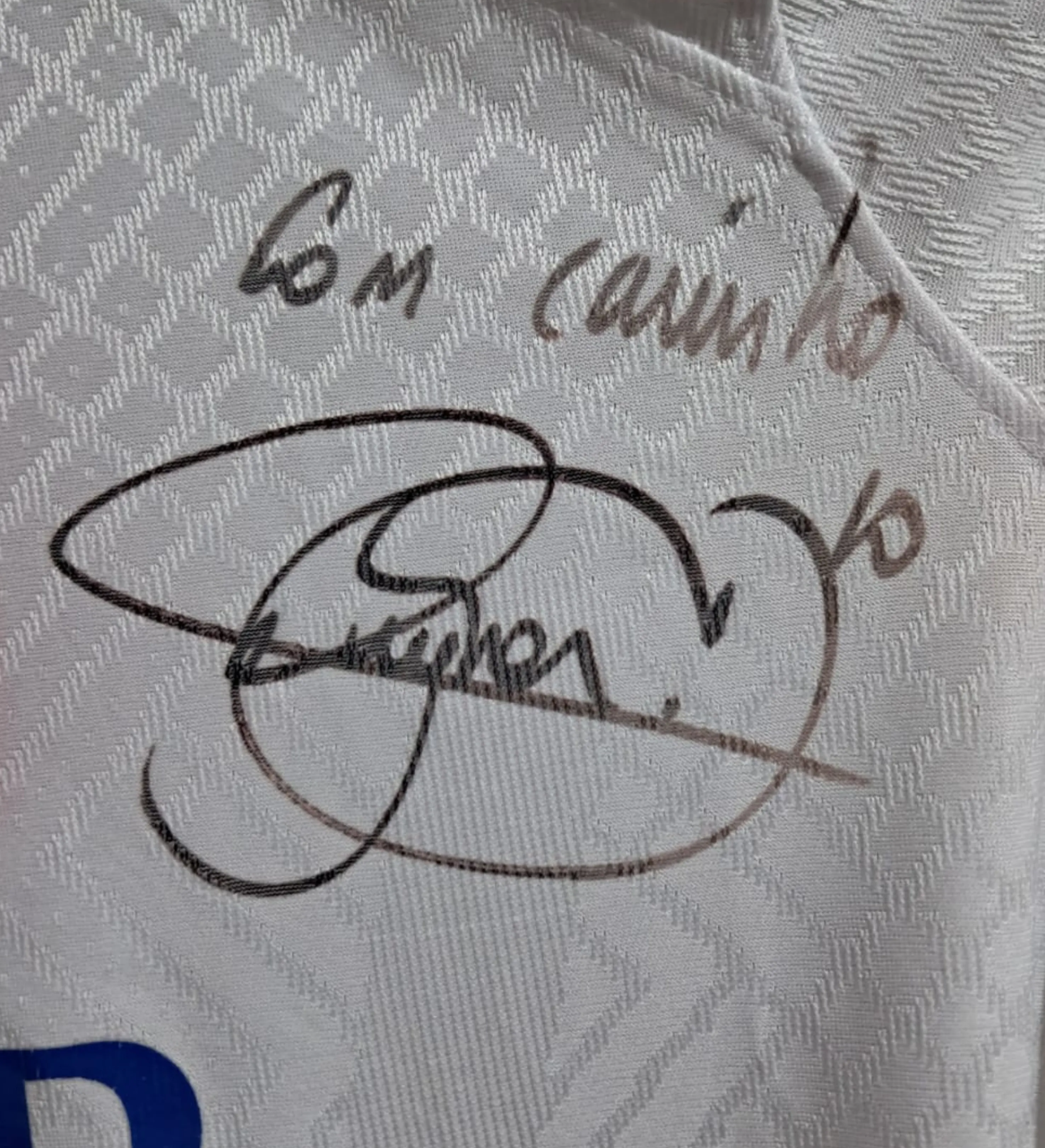PSG Player-Issue Messi Jersey Signed by Messi, Neymar, and Marquinhos — imagem 3 de 5