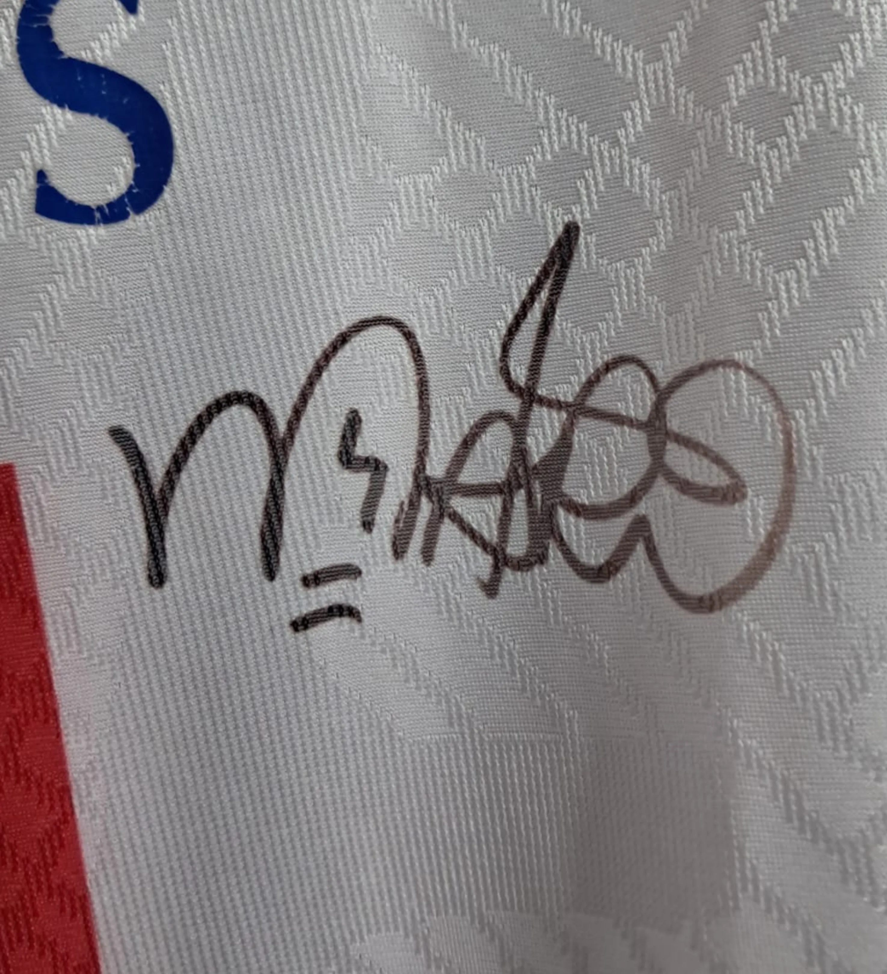 PSG Player-Issue Messi Jersey Signed by Messi, Neymar, and Marquinhos — imagem 4 de 5