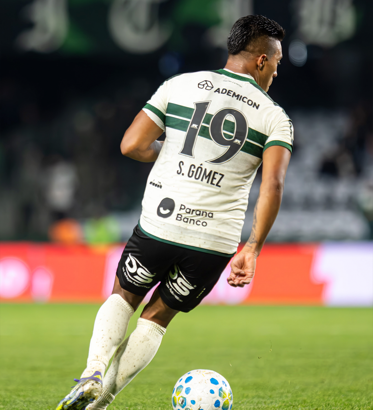 Camisa Coritiba Sebastián Gómez Especial Jonny Butcher CFC 2 x 1 CHA Brasileirão 2026 Usada e Autografada Pelo Jogador  — imagem 3 de 3