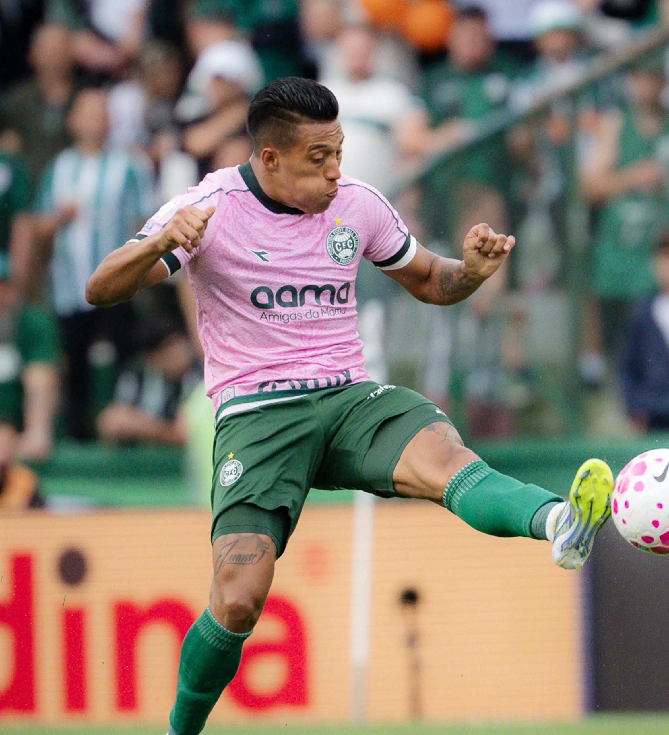 Camisa Coritiba Sebastián Gómez Especial Outubro Rosa CFC x BOT Brasileirão 2026 Usada e Autografada Pelo Jogador — imagem 2 de 2