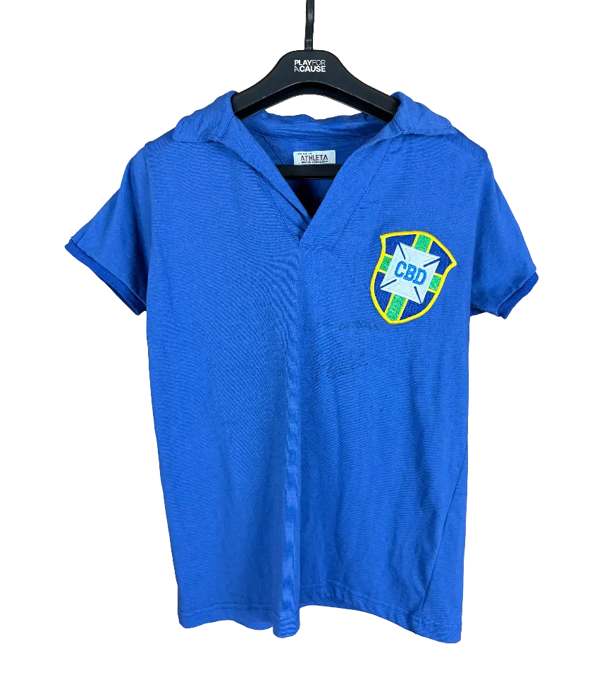 announcements/29b910e3-0c2a-4ba7-845f-e33083d47bb2/1791572780280-camisa-brasil-copa-do-mundo-1958-autografada-1.webp