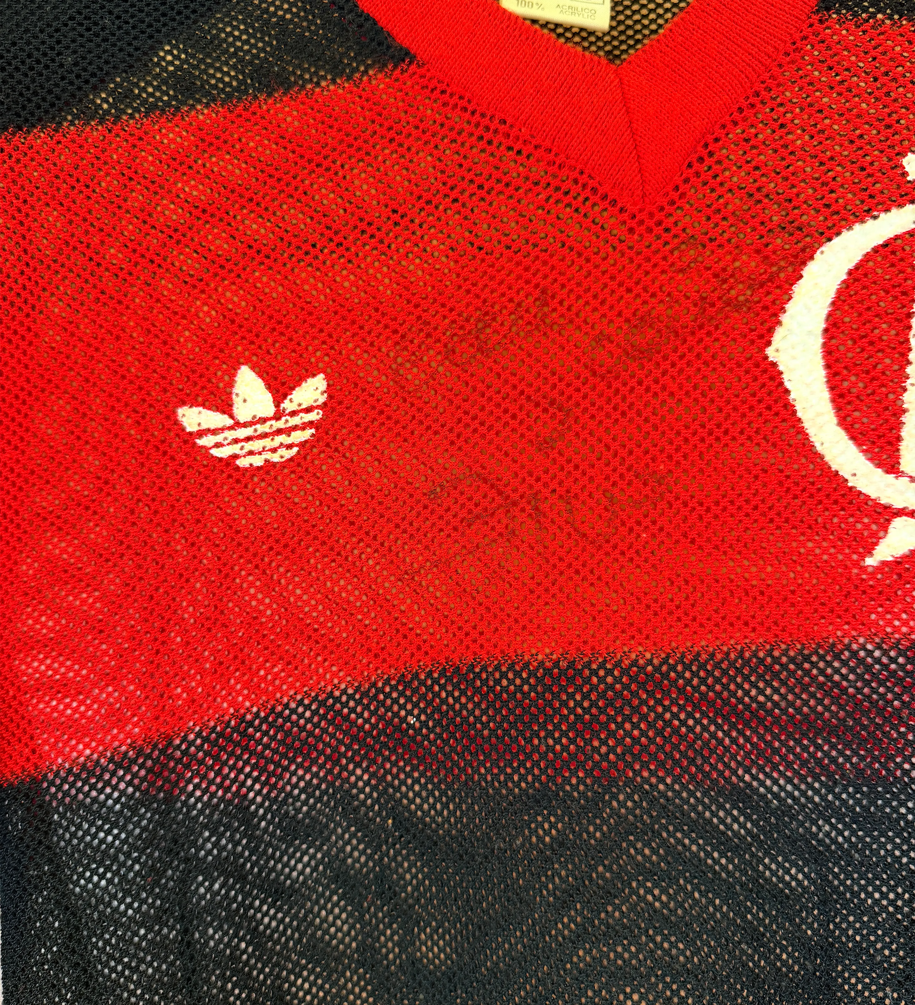 Camisa Flamengo Furadinha Libertadores 1981 Autografada pelo Ídolo Zico Foto de Autenticidade — imagem 3 de 5
