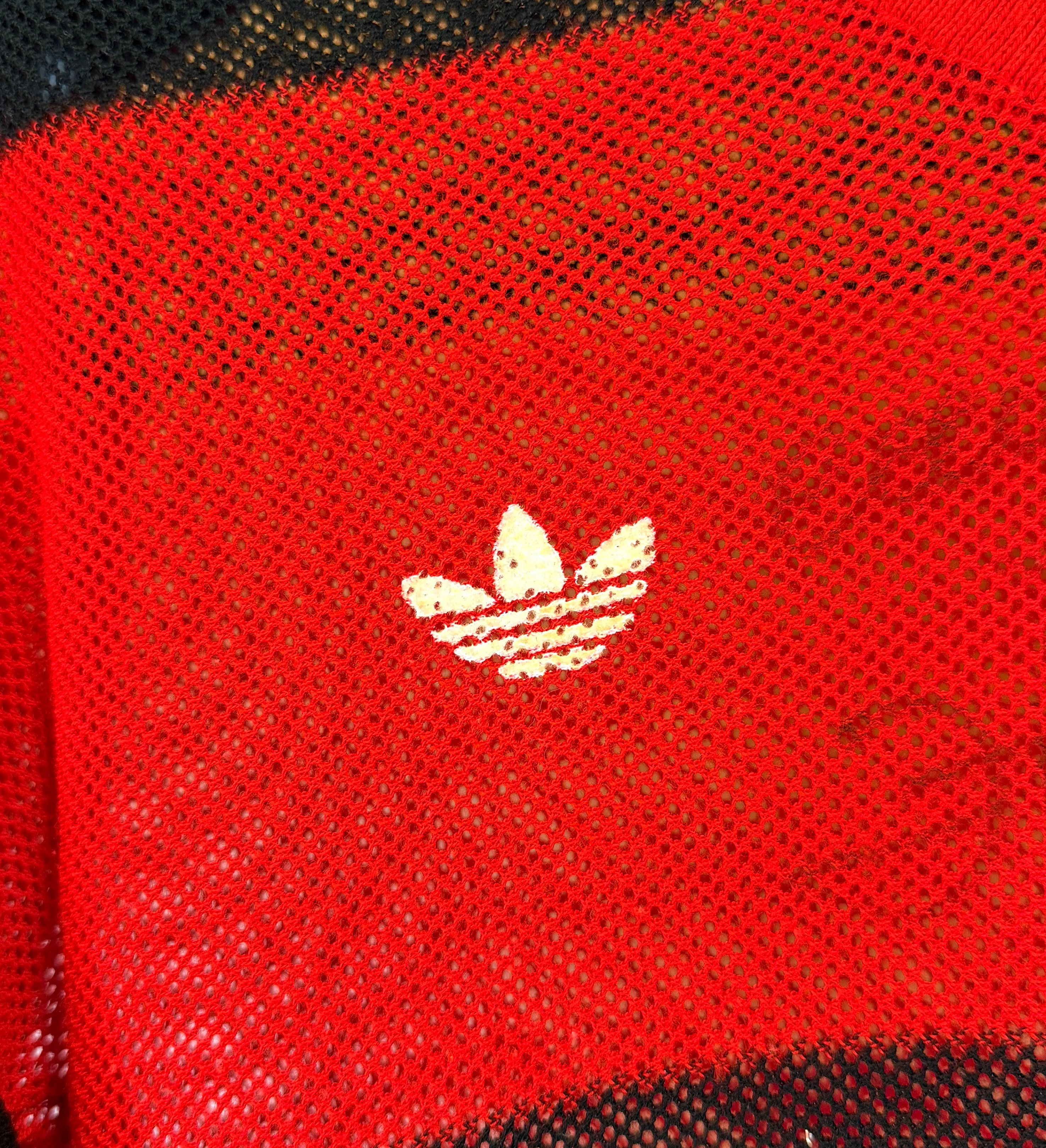 Camisa Flamengo Furadinha Libertadores 1981 Autografada pelo Ídolo Zico Foto de Autenticidade — imagem 5 de 5