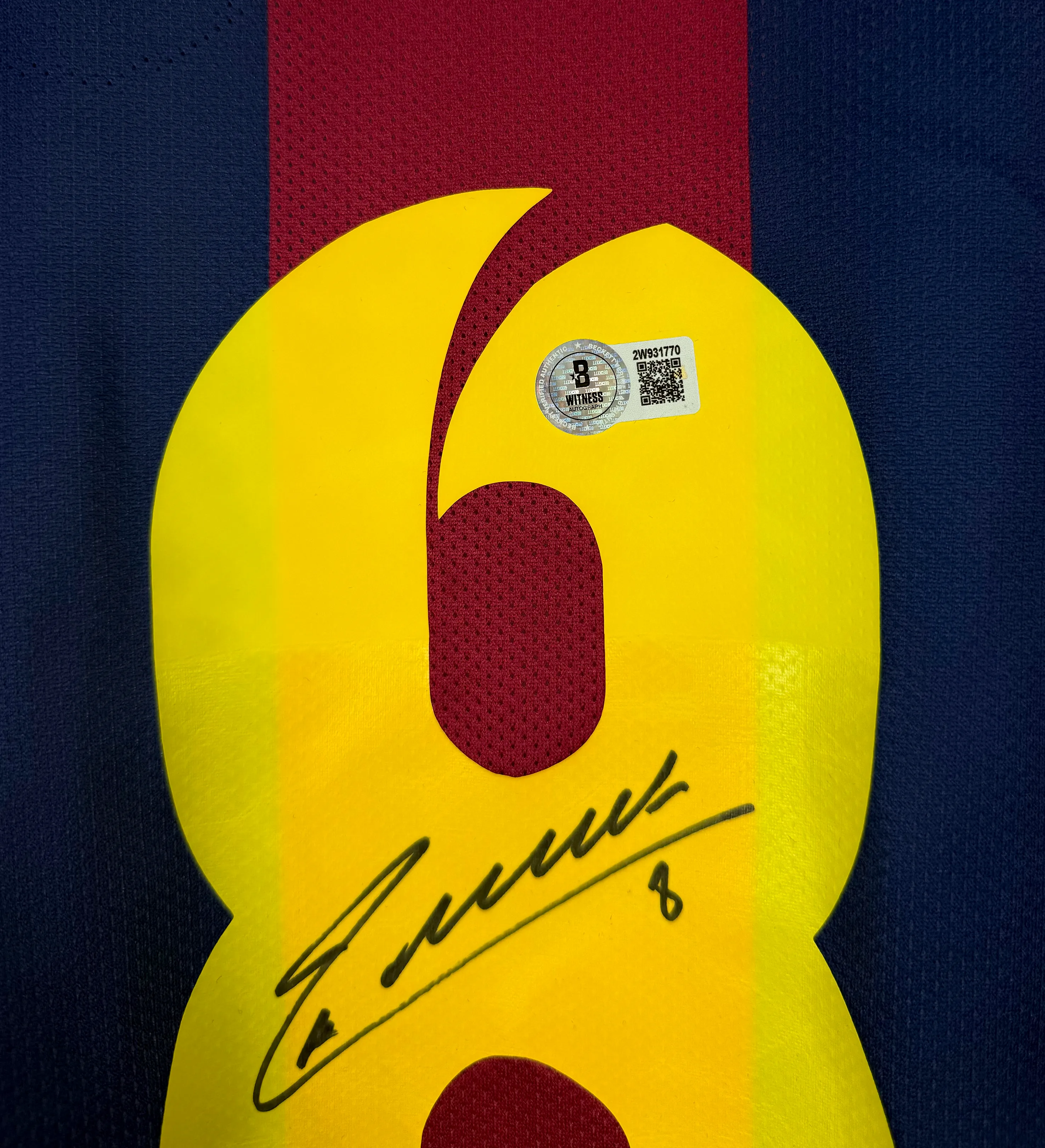 Camisa Autografada Barcelona Retro Iniesta Temporada 2014/2015 — imagem 3 de 3