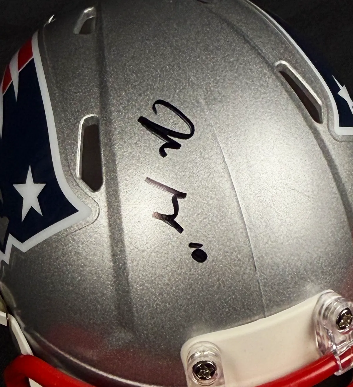 Mini Capacete Autografado Importado Helmet New England Patriots Drake Maye Temporada NFL 2025/2026 — imagem 8 de 8