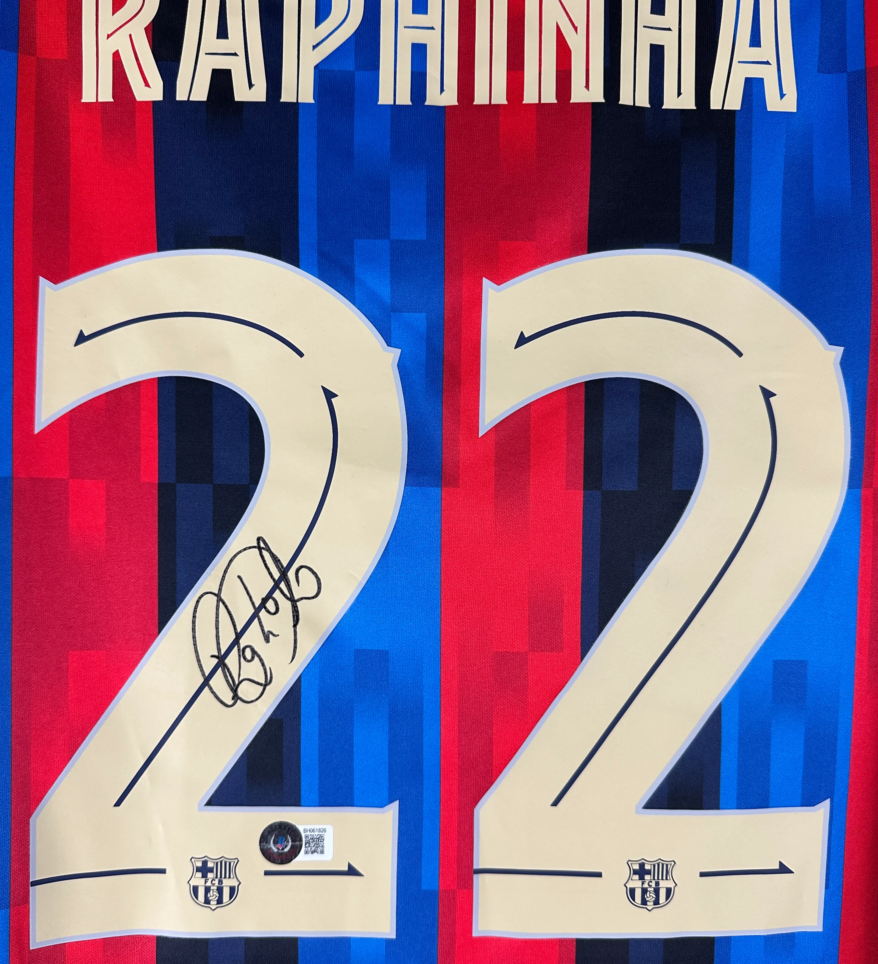 Camisa Retrô Barcelona Raphinha Temporada 2022 Autografada — imagem 4 de 5