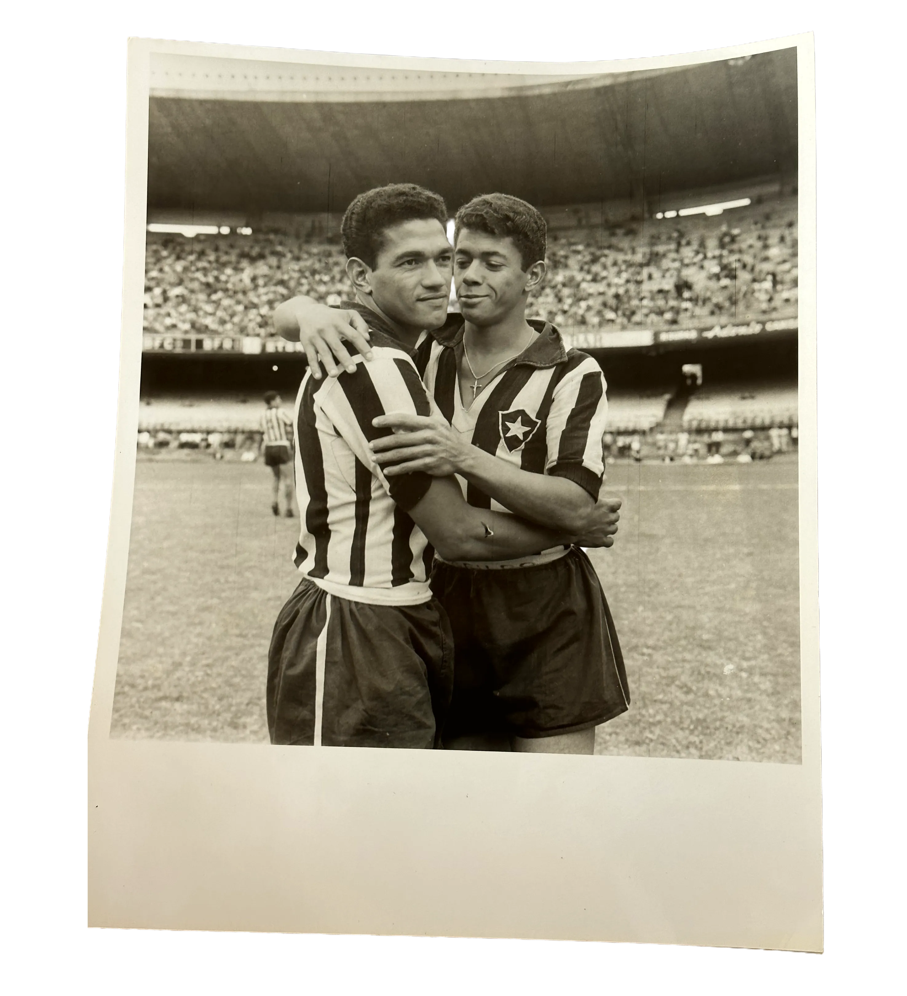 Revista do Esporte No. 153 (1962) – Garrincha & Amarildo – Signed by Amarildo – Hemmets (Swedish Newspaper) Clipping No. 71 (1960) Featuring Garrincha – PSA Authentication – Original Photograph of Garrincha and Amarildo with Botafogo (O Globo Photographic — imagem 4 de 5