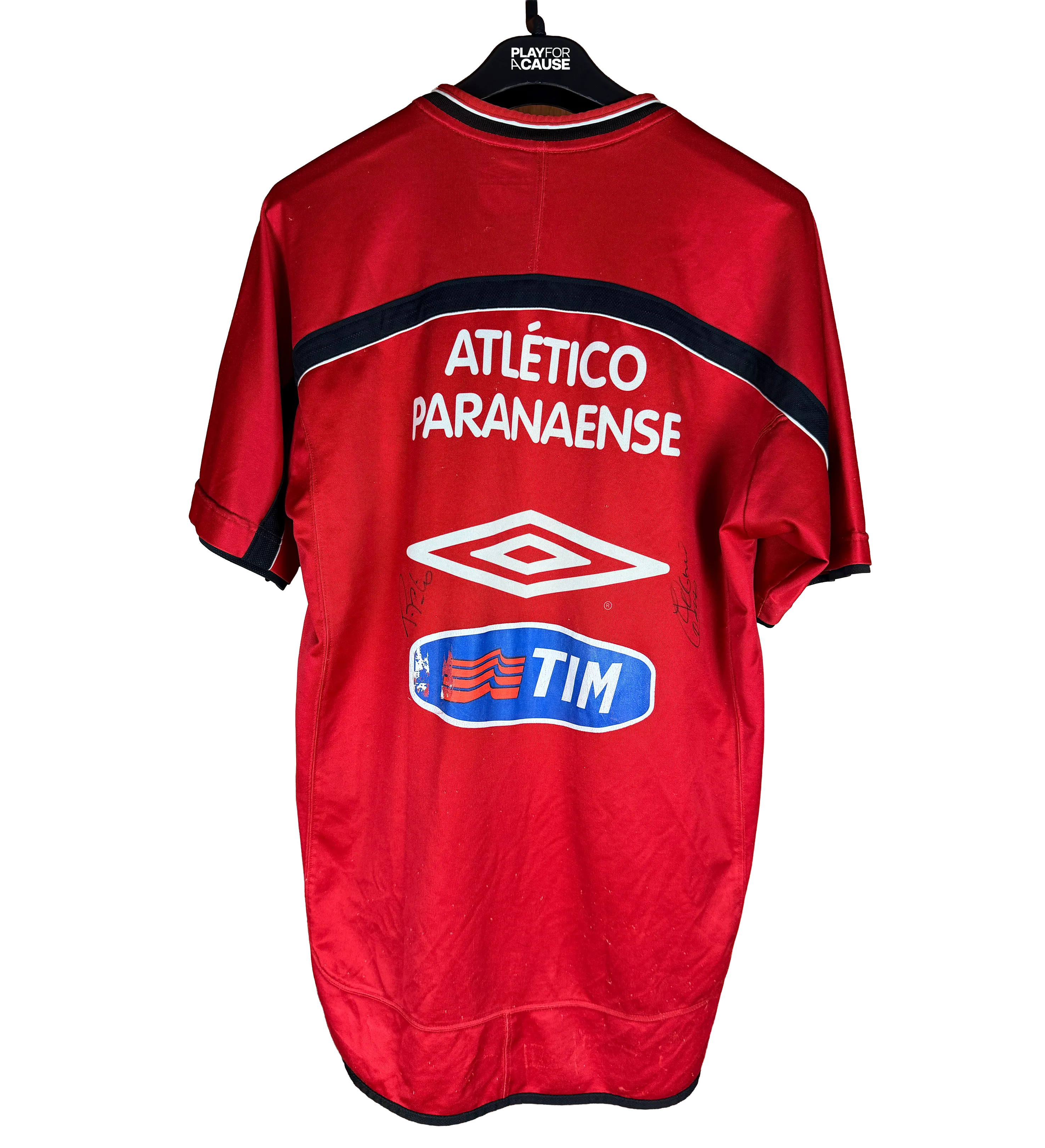 2001 Athletico Paranaense Umbro Training Jersey Signed by the Squad — imagem 2 de 3