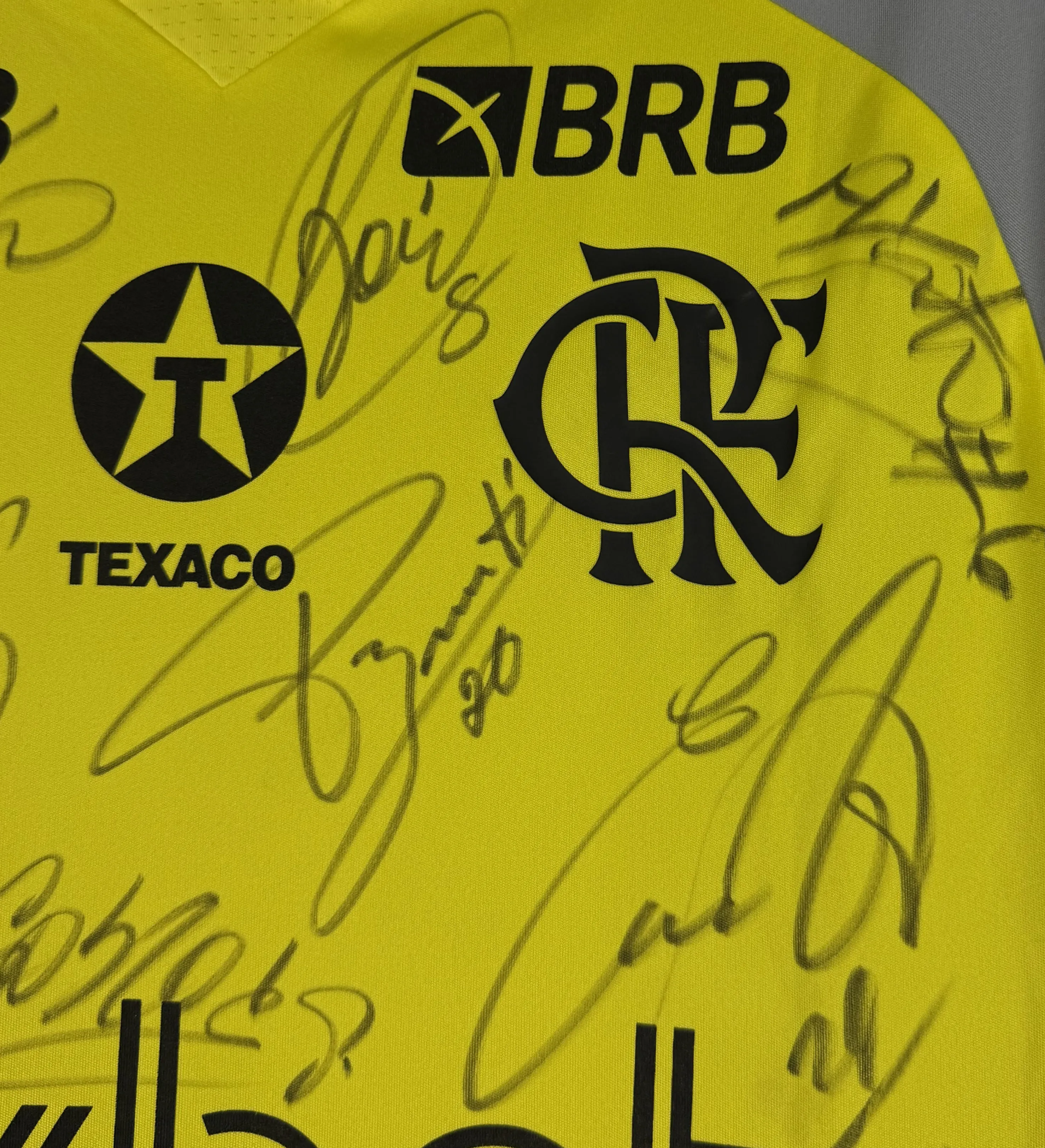 Camiseta de Entrenamiento Clube de Regatas do Flamengo – Temporada 2024 – Autografiada por el Plantel — imagem 3 de 3
