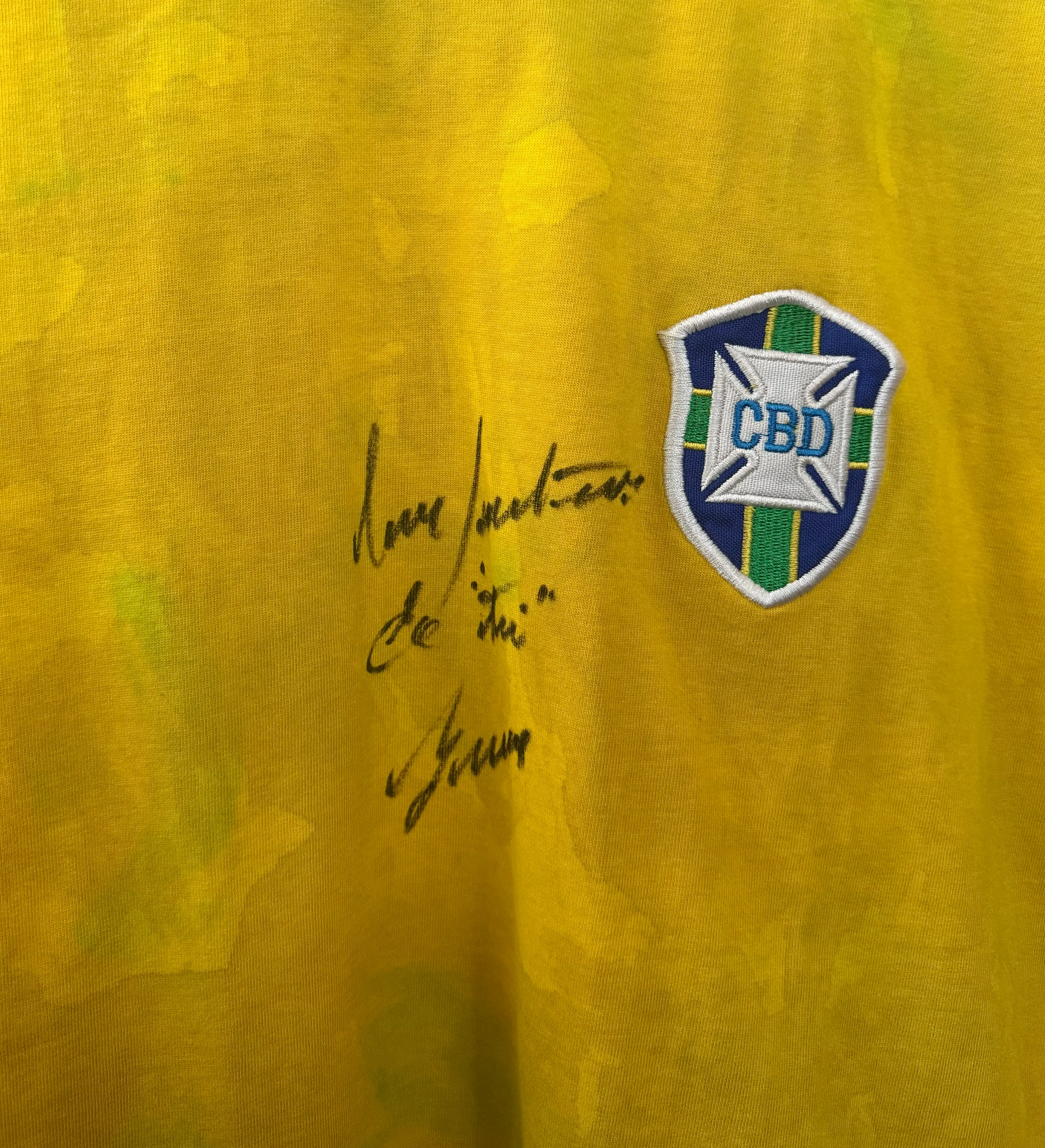 Official FIFA Mini Trophy – Jules Rimet – Tribute to the 1970 World Cup Three-Time Champions + Brazil Jersey – Gérson “Canhotinha” #8 – Replica – Signed by the Legend (Includes Autograph Authenticity Photo) — imagem 3 de 7