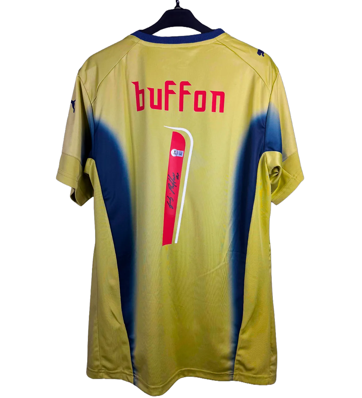 Camiseta Retro Italia – Buffon – Temporada 2006 – Firmada por la Leyenda – Certificación Internacional Beckett — imagem 2 de 4