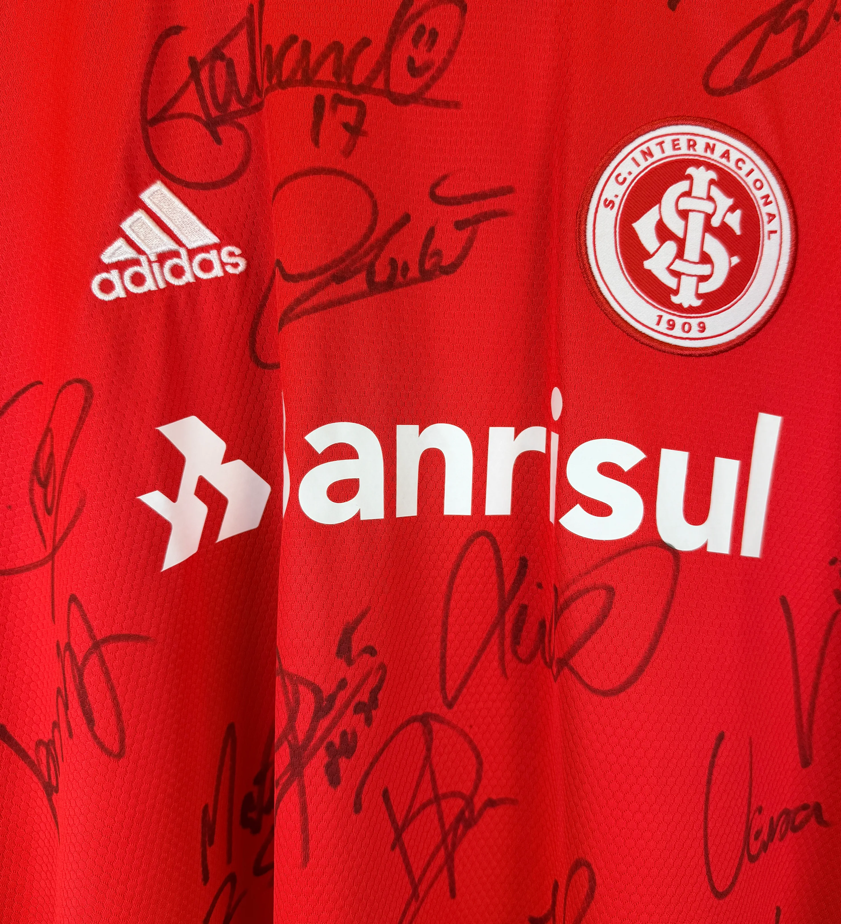Camiseta del Internacional Temporada 2020 de D'Alessandro Firmada por el Plantel con Certificación Hall of Fame — imagem 4 de 4