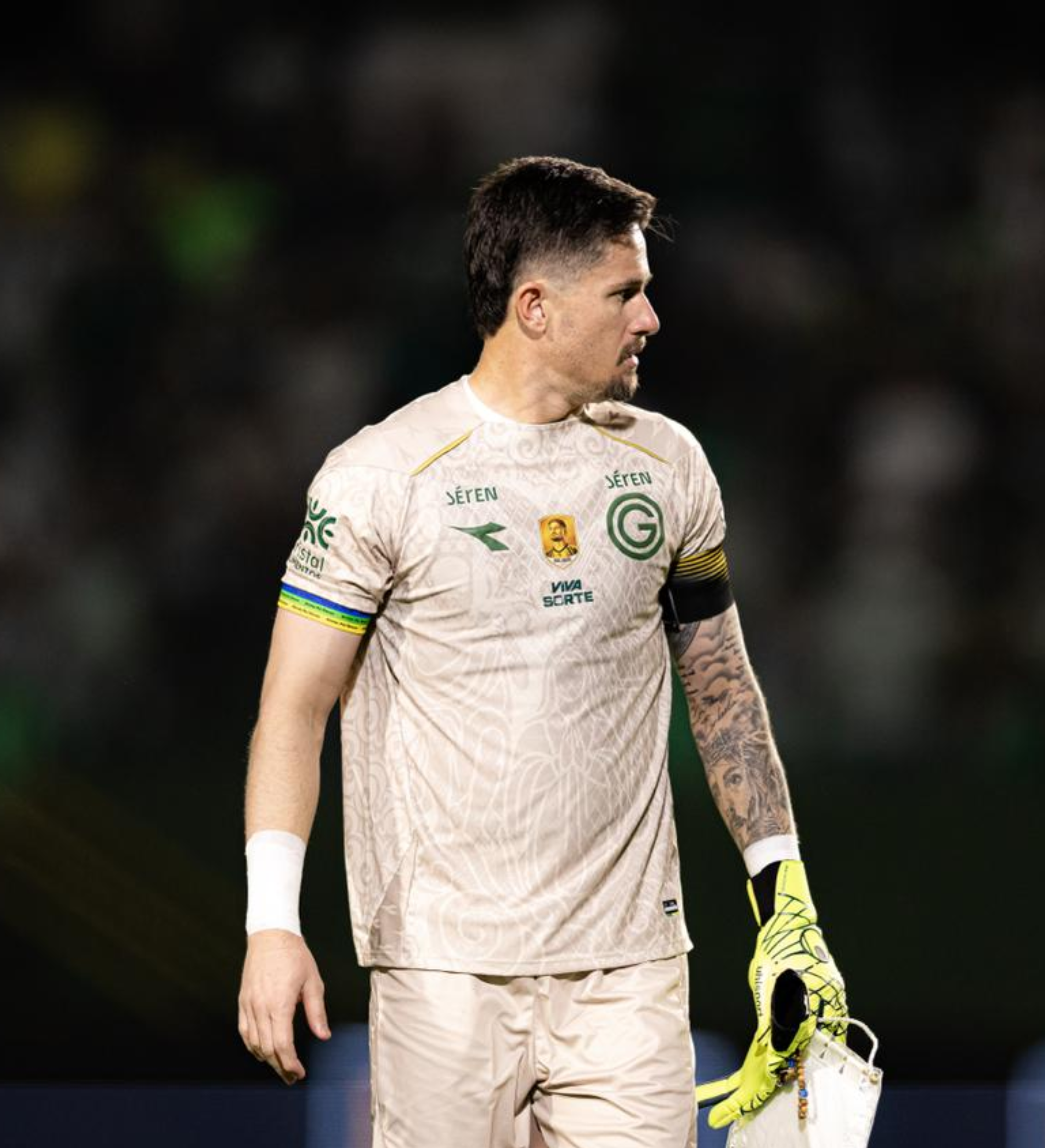 Camisa Goiás Tadeu Especial 400 jogos GOI x SBC Usada e Autografada + Entrega Presencial com Tadeu no CT — imagem 3 de 7
