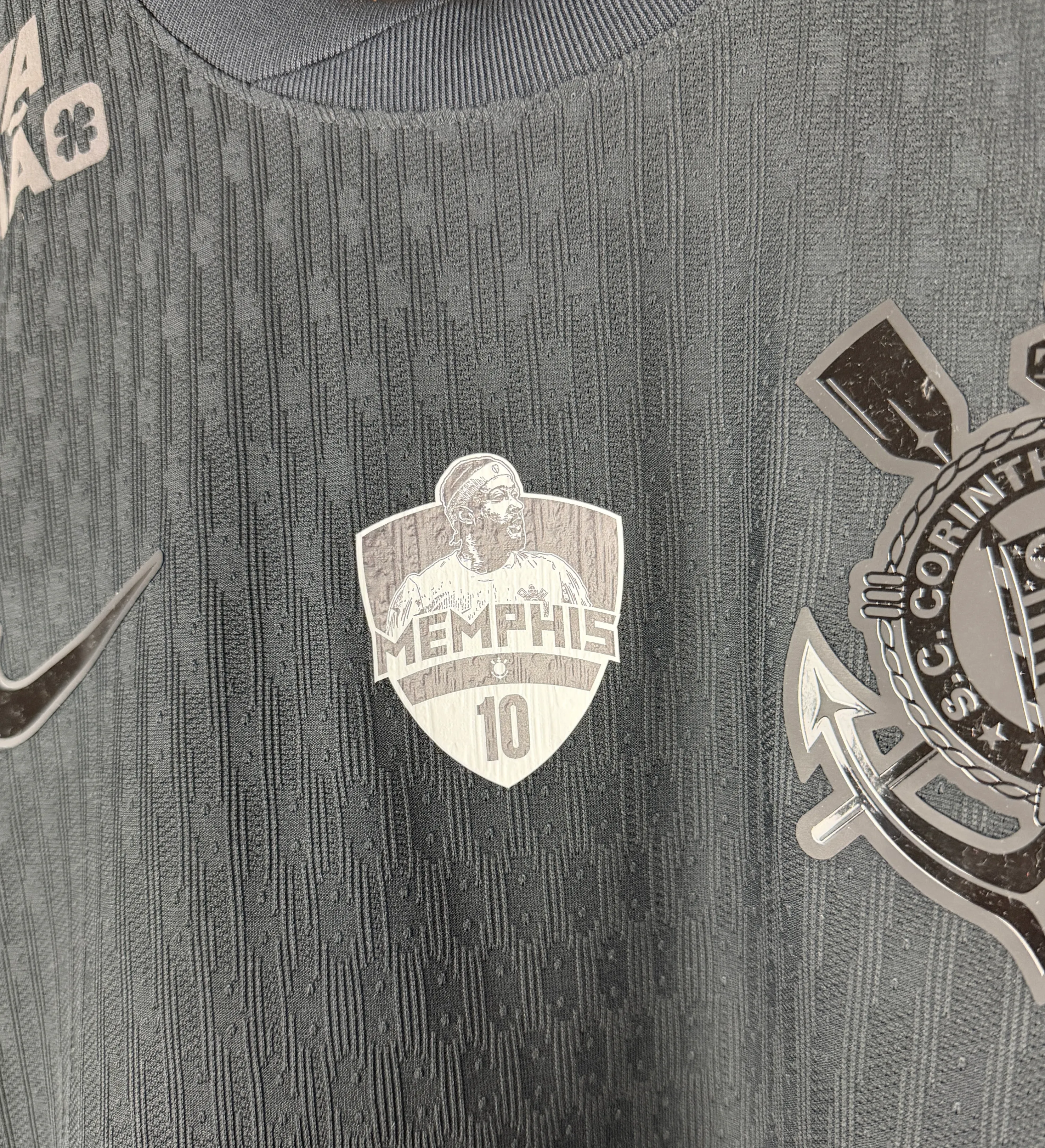  Camisa Corinthians Memphis Depay All Black Estreia com a Camisa 10 Corinthians 2 x 1 Santos — imagem 3 de 3