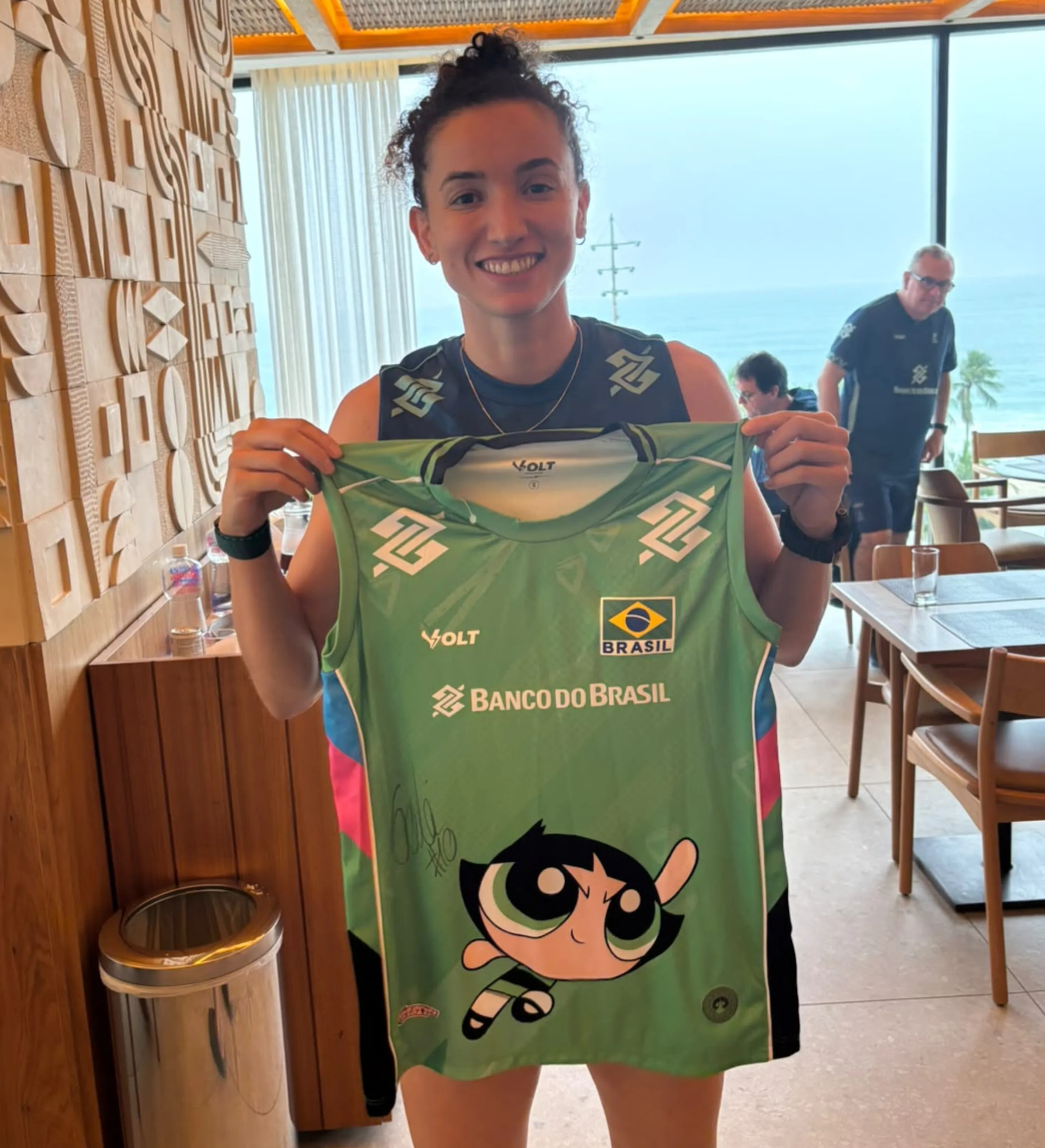 Camisa Autografada Gabi usada em aquecimento Seleção Feminina de Vôlei 2026 — imagem 1 de 1