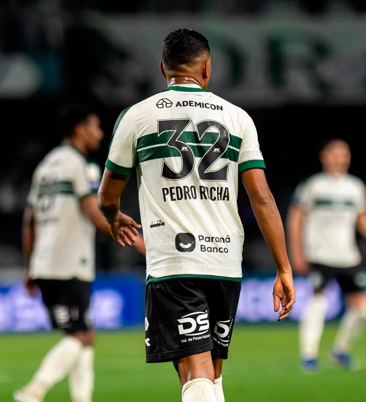 Camisa Coritiba Pedro Rocha Especial Jonny Butcher CFC 2 x 1 CHA Brasileirão 2026 Usada e Autografada Pelo Jogador — imagem 3 de 3