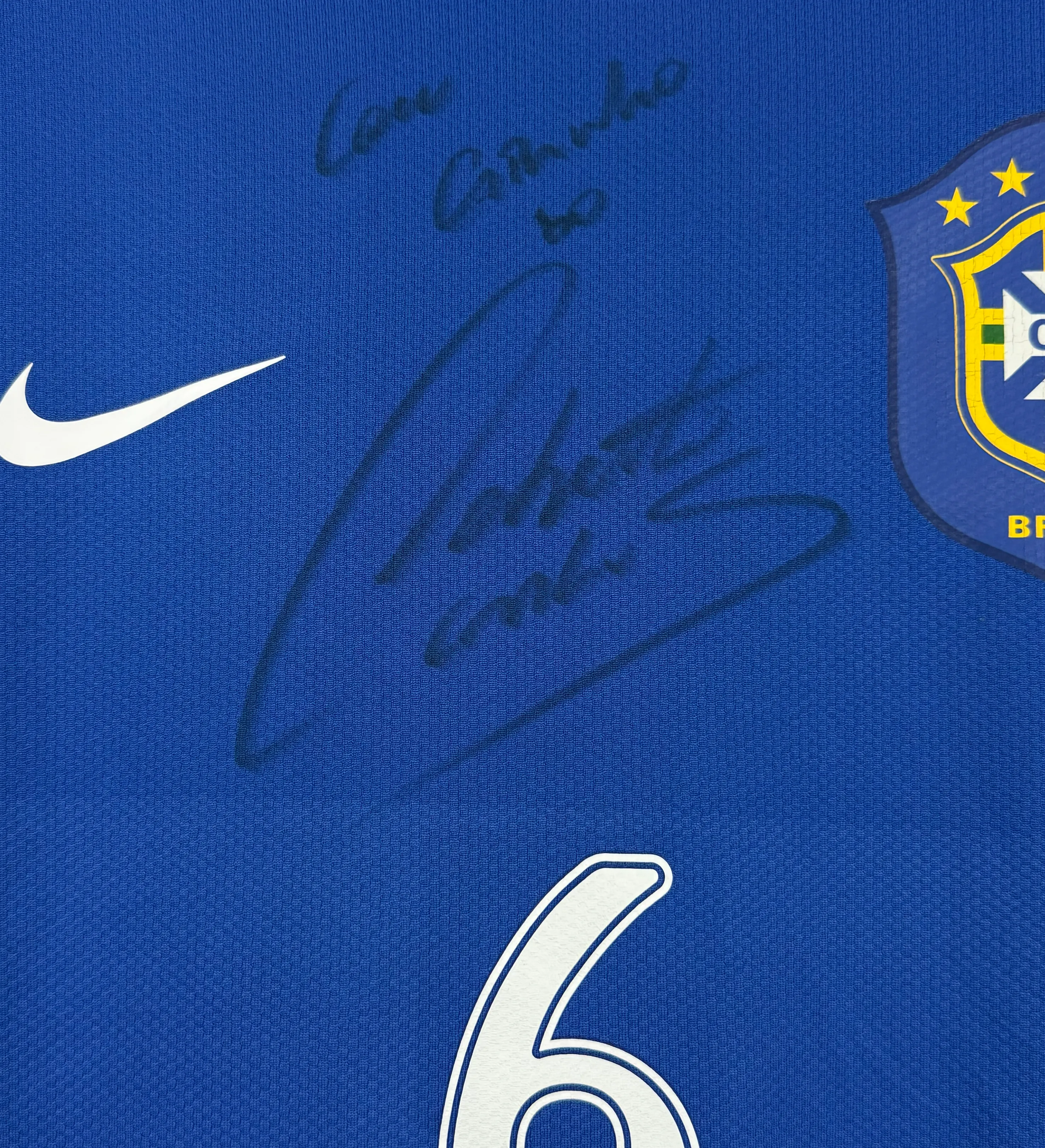 Camisa Brasil Autografada Azul Roberto Carlos Copa do Mundo 2006 — imagem 3 de 3