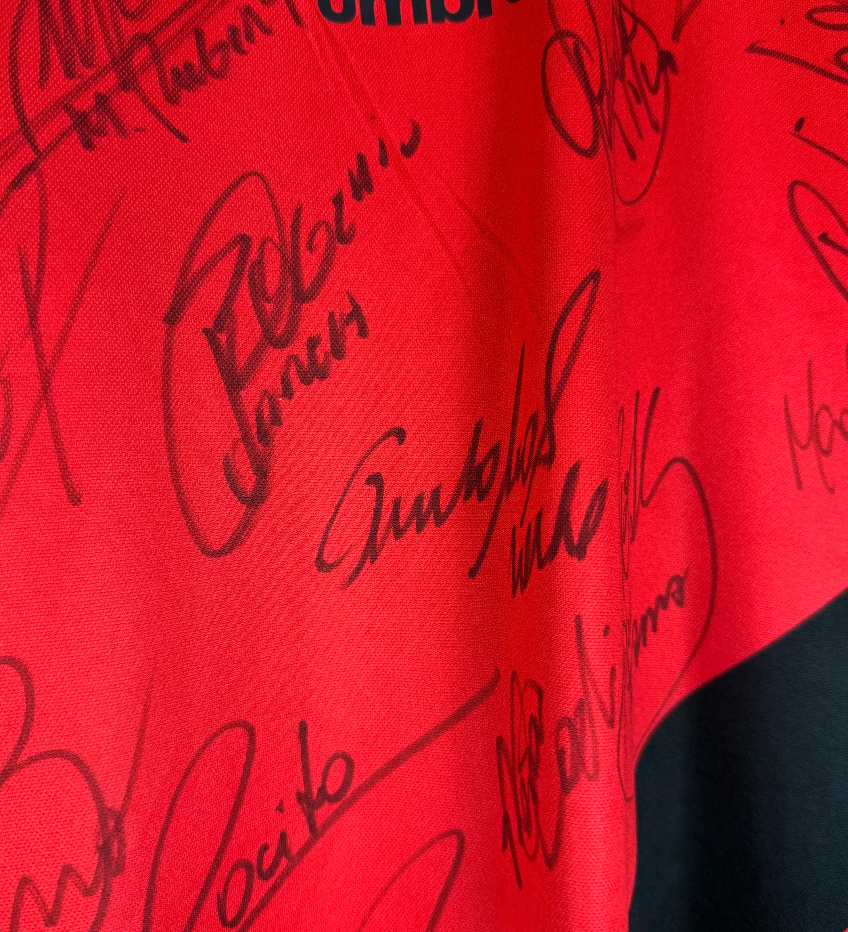 Camisa Athletico Paranaense Jonathan Temporada 2019  Autografada Por Todo Elenco — imagem 3 de 3