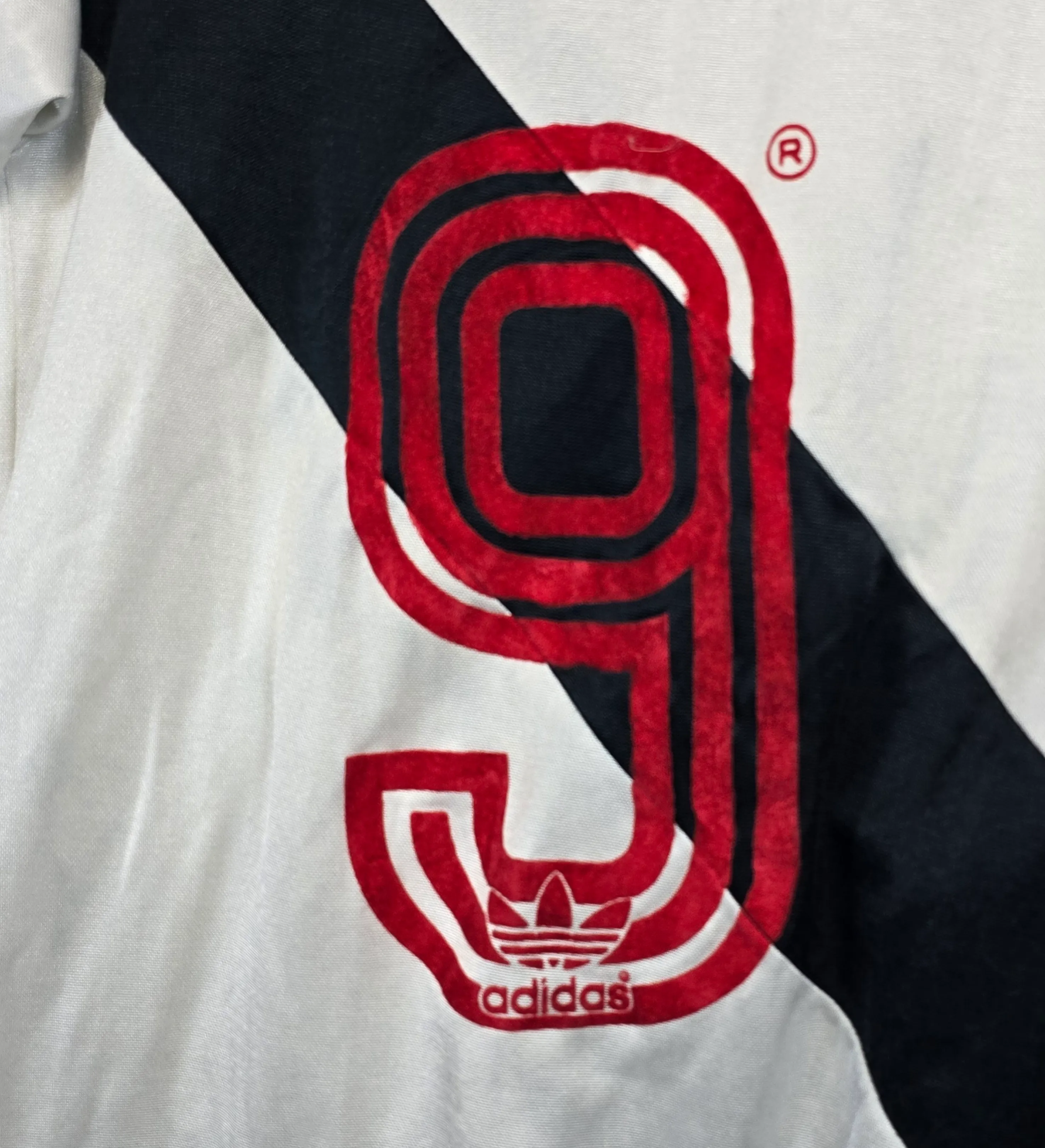 1984 Vasco da Gama Adidas Match-Worn Jersey Signed by Roberto Dinamite and Geovani — imagem 3 de 4