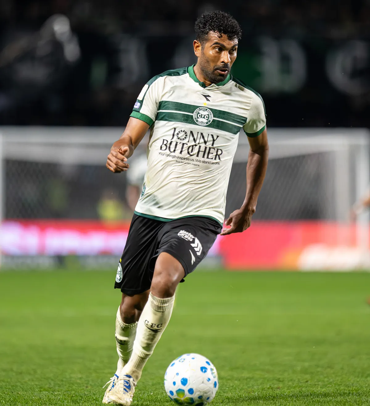 Camisa Coritiba Thiago Santos Especial Jonny Butcher CFC 2 x 1 CHA Brasileirão 2026 Usada e Autografada Pelo Jogador — imagem 2 de 3