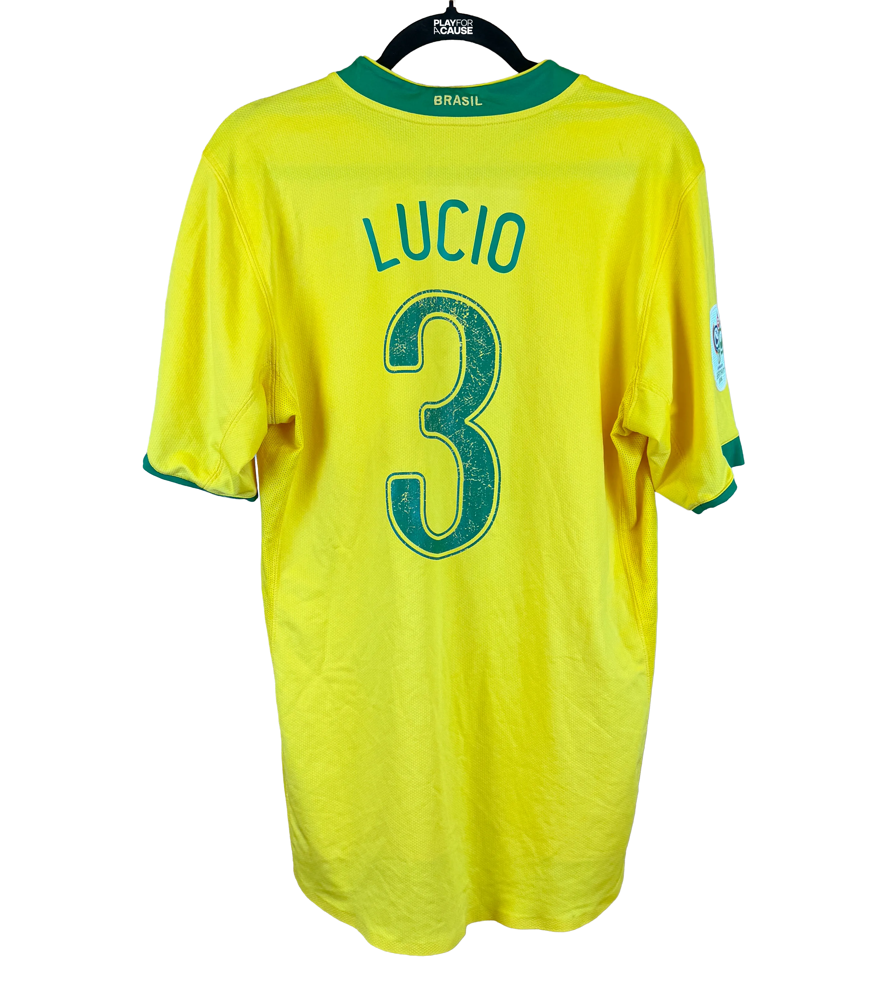 Camisa Oficial Brasil Lúcio Copa do Mundo 2006 Autografada Pelo Elenco  — imagem 2 de 2