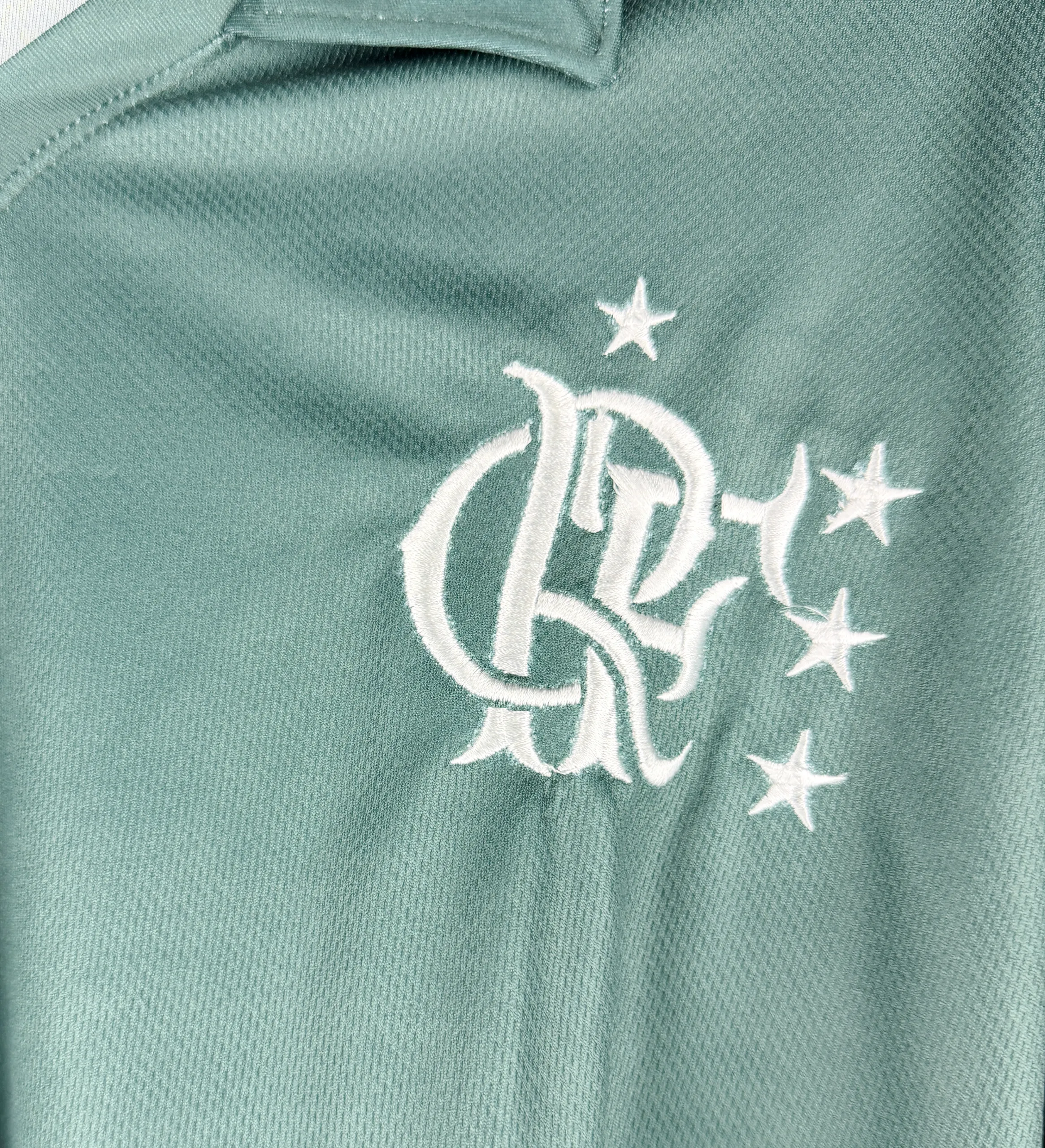 Camiseta del Flamengo Homenaje al Uniforme de Portero de 1981 Autografiada por Raul Plassmann y Certificada por el Museo del Flamengo — imagem 4 de 7