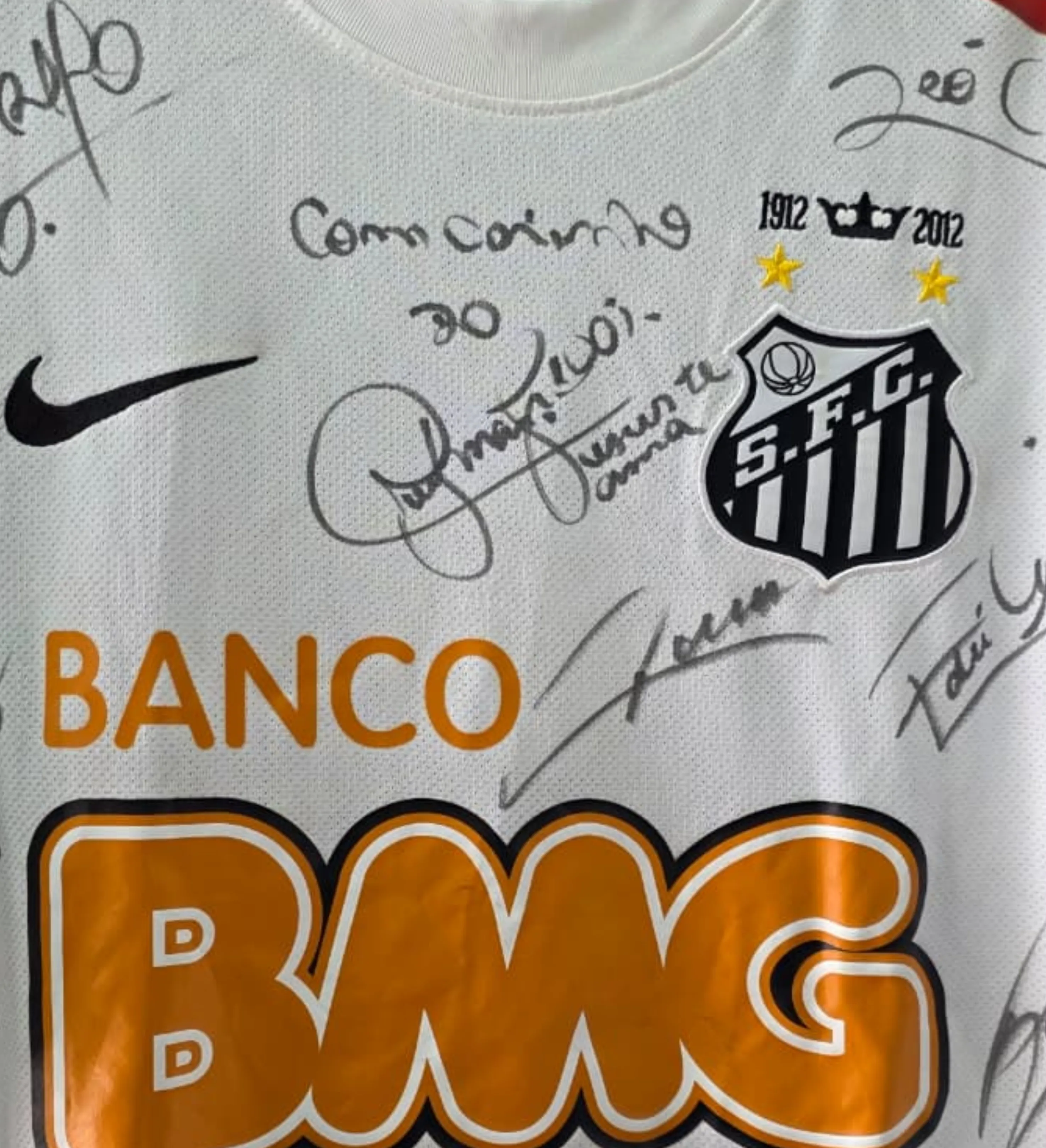 Santos FC Jersey – Neymar Jr. #11 – 2012 Season – Signed by the Squad — imagem 3 de 3