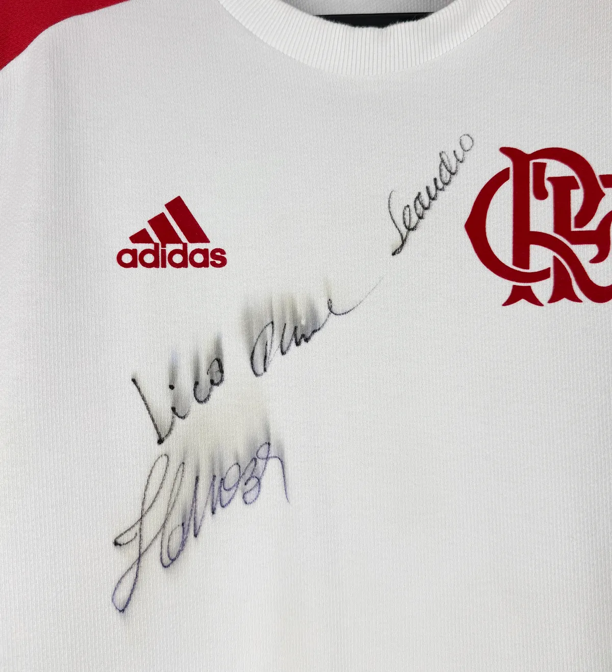 Camisa Comemorativa Autografada Flamengo 1981 — imagem 3 de 3