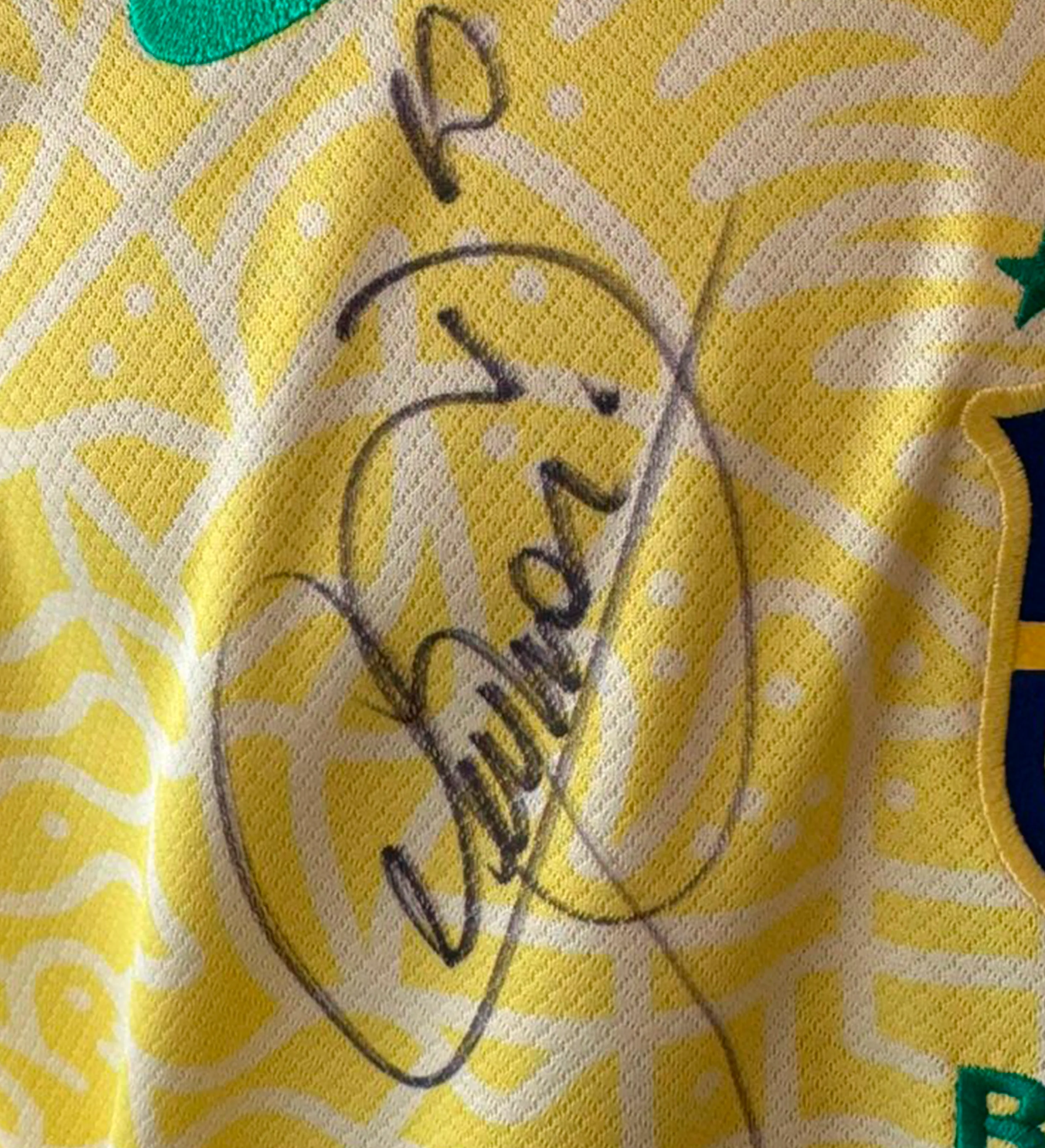 Brazil National Team Jersey - Neymar - 2022 Season - Autographed by the Star — imagem 3 de 3