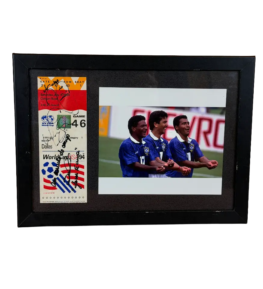 announcements/83d455af-30e7-4527-95dd-aade1b3b98e9/1789155370865-quadro-ingresso-original-oficial-copa-do-mundo-1994-autografado-1.webp
