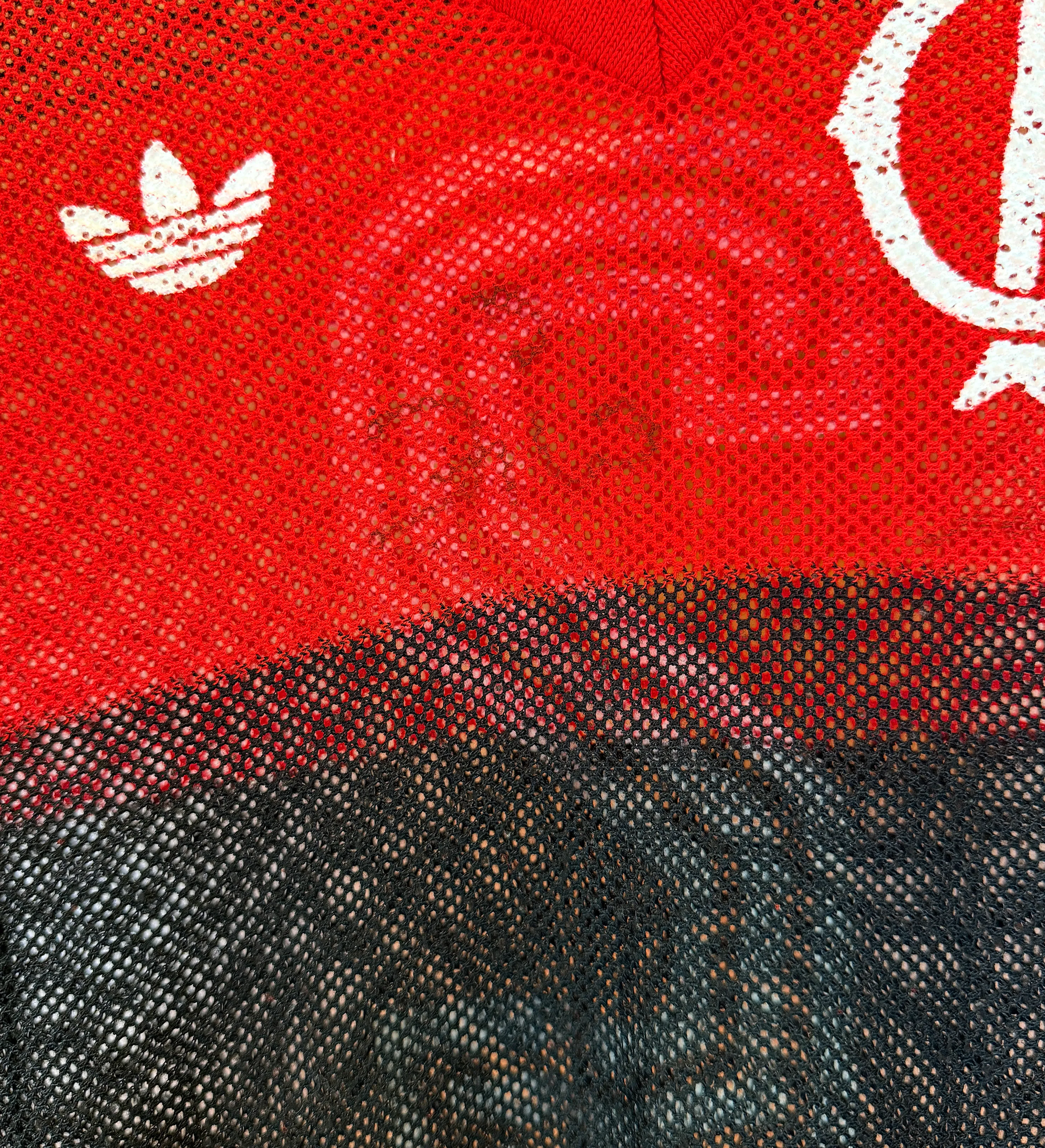 Camisa Flamengo Leandro Acervo do Jogador Histórica “Furadinha” Libertadores 1981 Autografada por Zico e Leandro — imagem 4 de 4