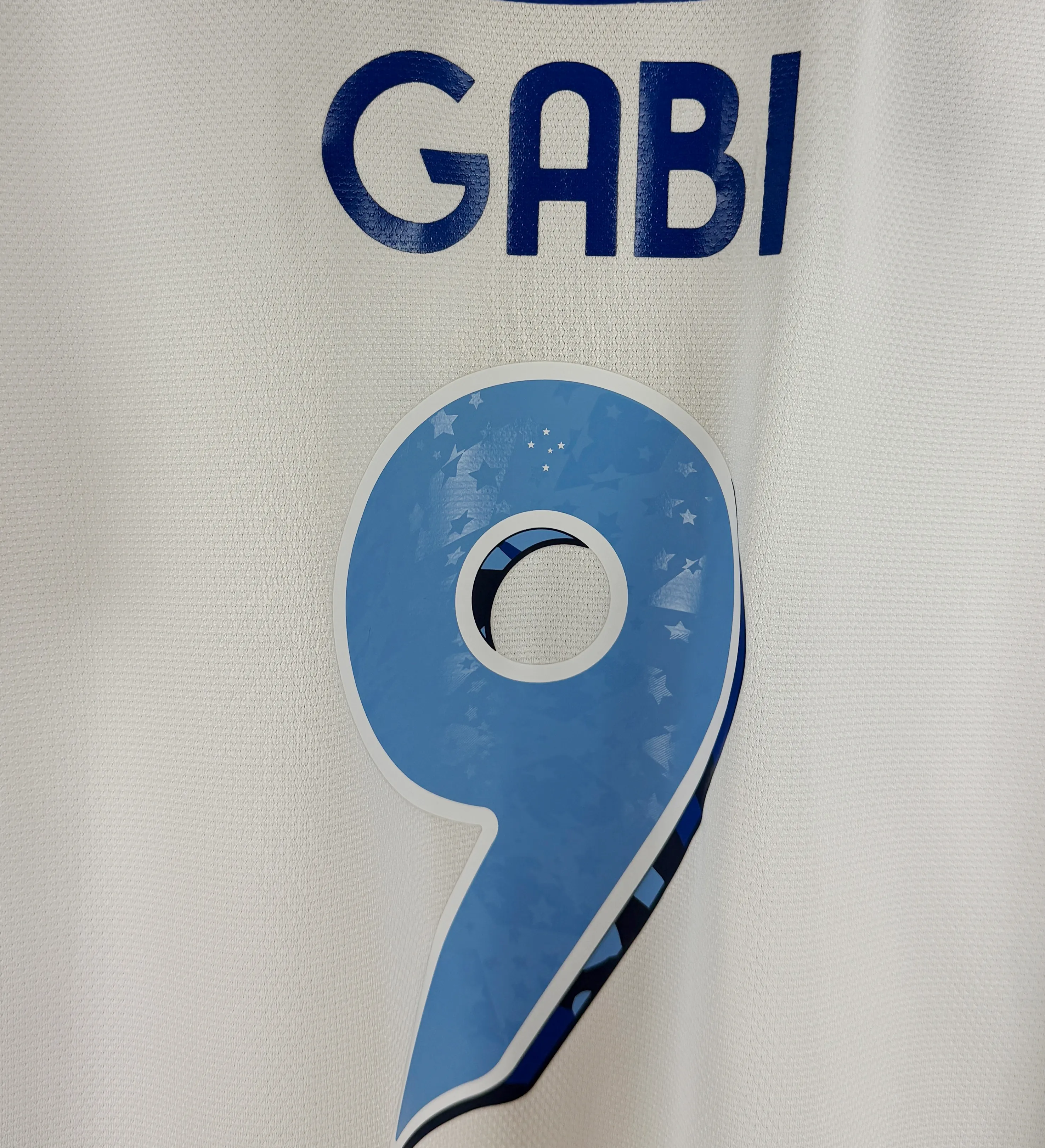 Camiseta Cruzeiro – Gabigol #9 – Campeonato Mineiro 2025 – América-MG 1 x 1 Cruzeiro – Autografiada por el Plantel — imagem 4 de 4
