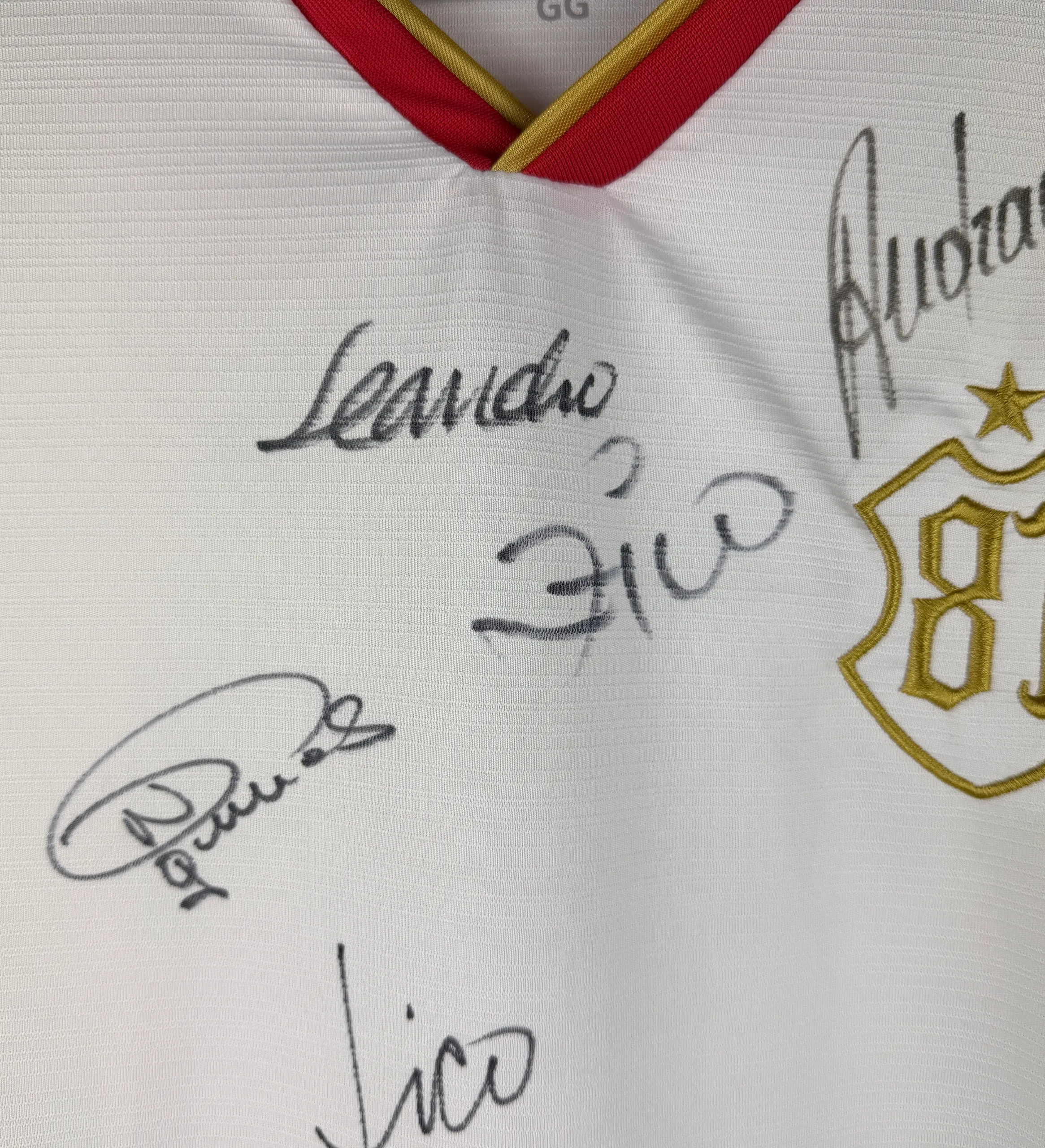 Camisa Museu do Flamengo 78/100 Homenagem a 1981 Autografada por Zico, Leandro, Andrade, Nunes, Lico e Mozer — imagem 4 de 7