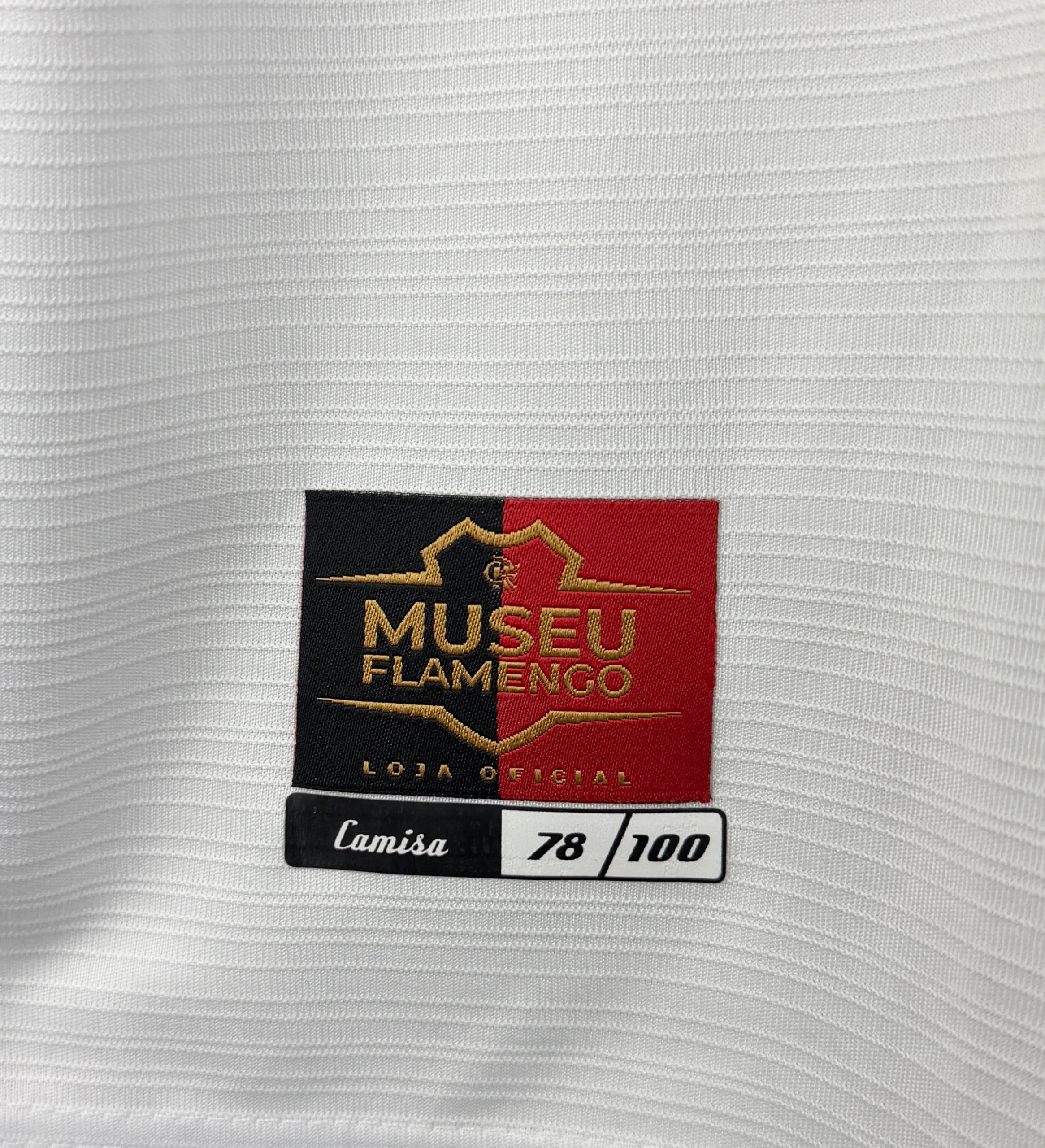 Camisa Museu do Flamengo 78/100 Homenagem a 1981 Autografada por Zico, Leandro, Andrade, Nunes, Lico e Mozer — imagem 6 de 7