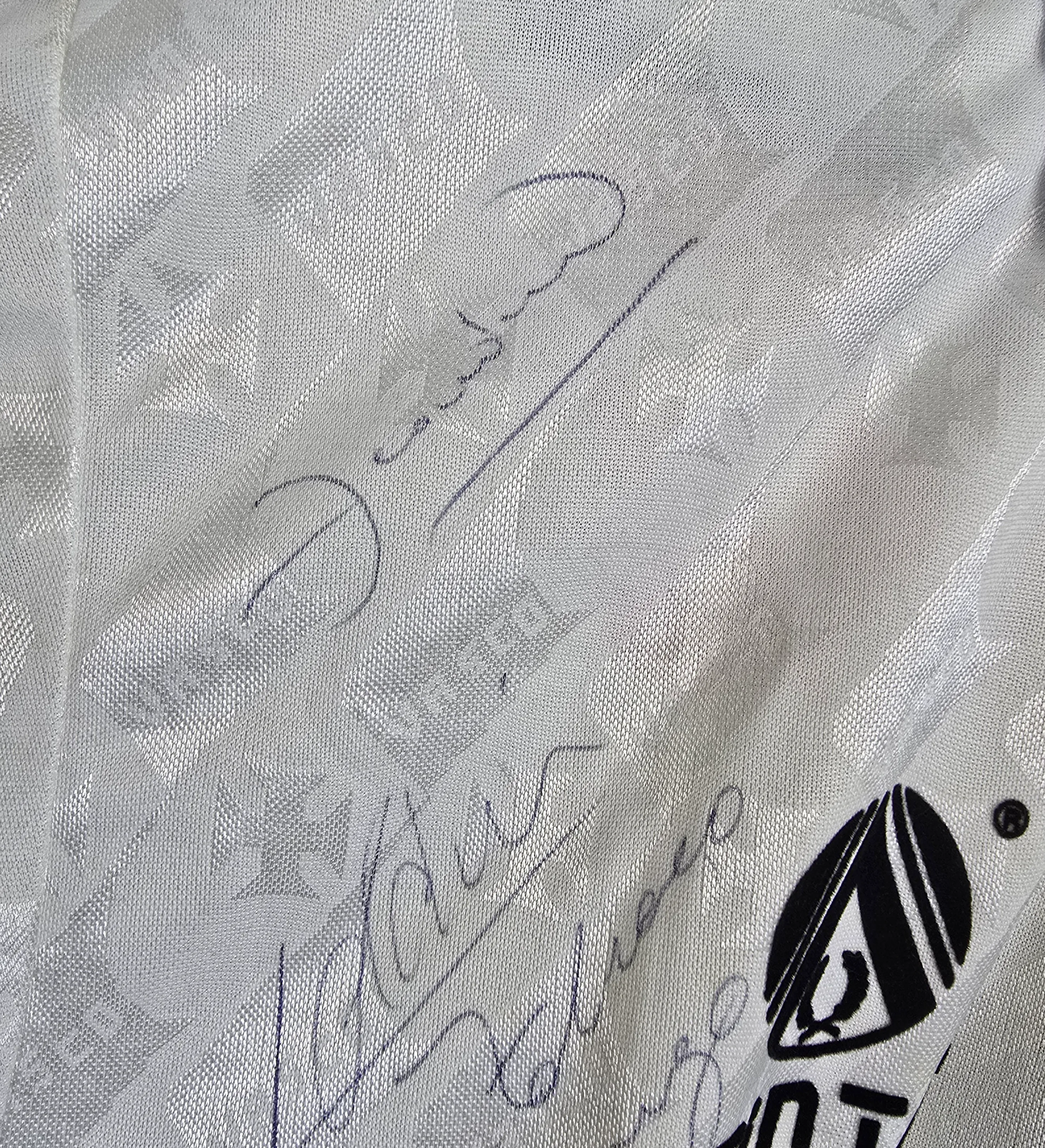 1994 Vasco Match-Worn Jersey, Three-time Carioca Champion, Signed by Valdir, Carlos Germano, and Leandro Ávila — imagem 5 de 5