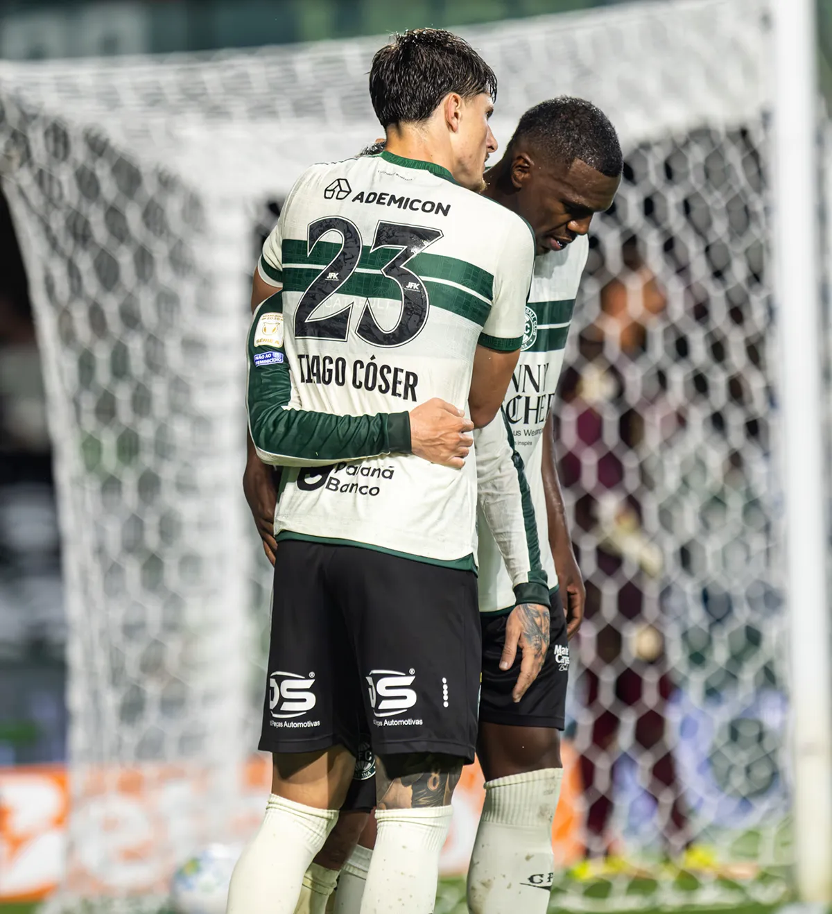 Camisa Coritiba Tiago Coser Especial Jonny Butcher CFC 2 x 1 CHA Brasileirão 2026 Usada e Autografada Pelo Jogador — imagem 3 de 3