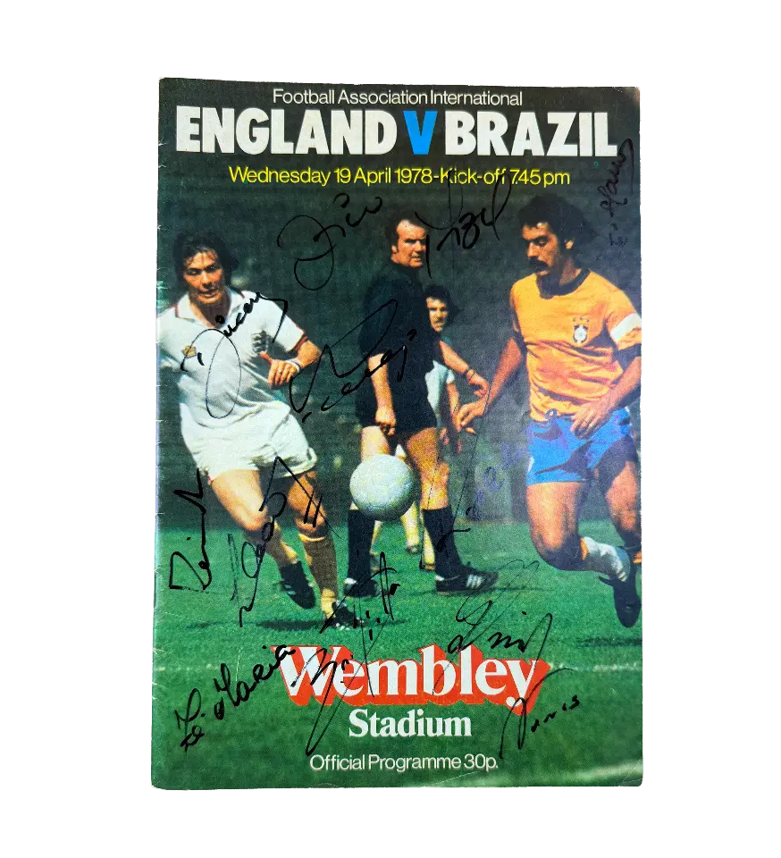 announcements/9e40b974-0644-45d6-9b4a-303051cb6a8e/1789155491974-programa-oficial-fifa-estadio-wembley-autografado-1.webp